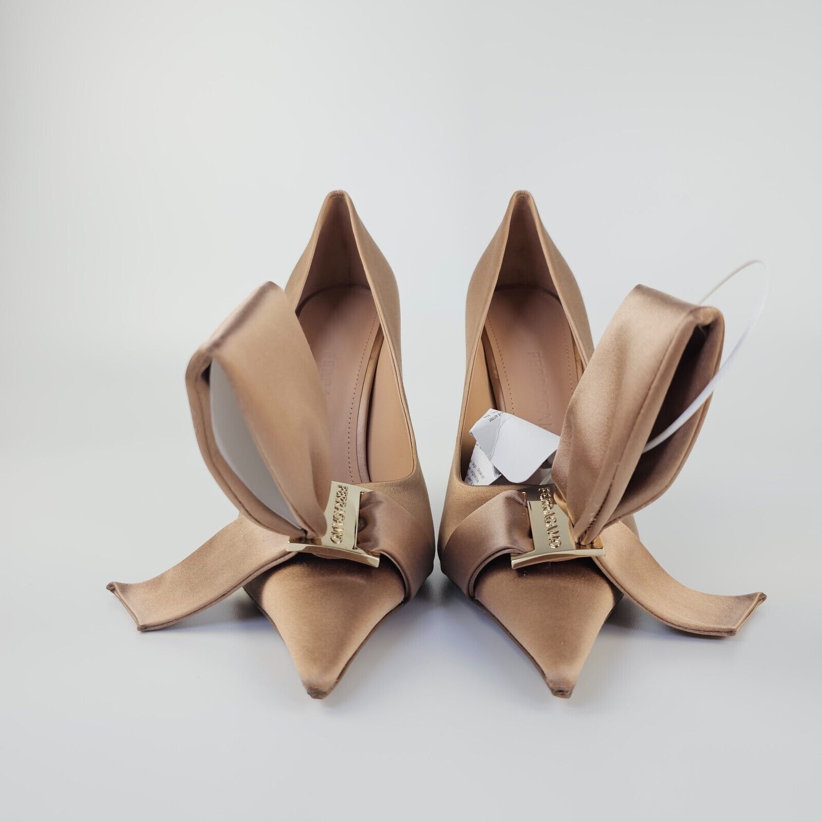 Ferragamo Erica 105mm Beige Satin Heeled Pumps New
