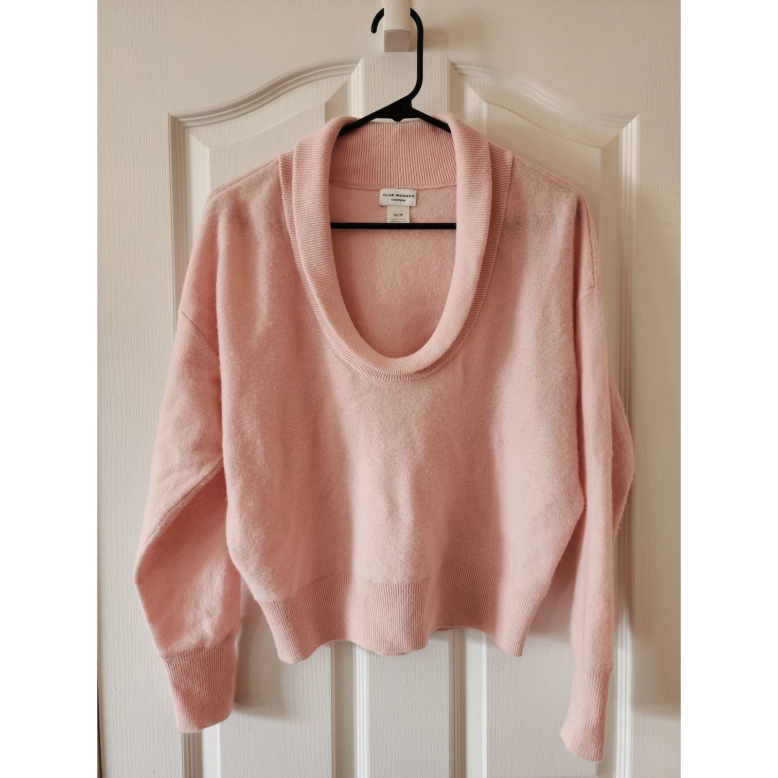 Club Monaco Club Monaco 100% Cashmere Powder Pink Sweater XS Cropped Size XS / US 0-2 / IT 36-38 - 1 Thumbnail