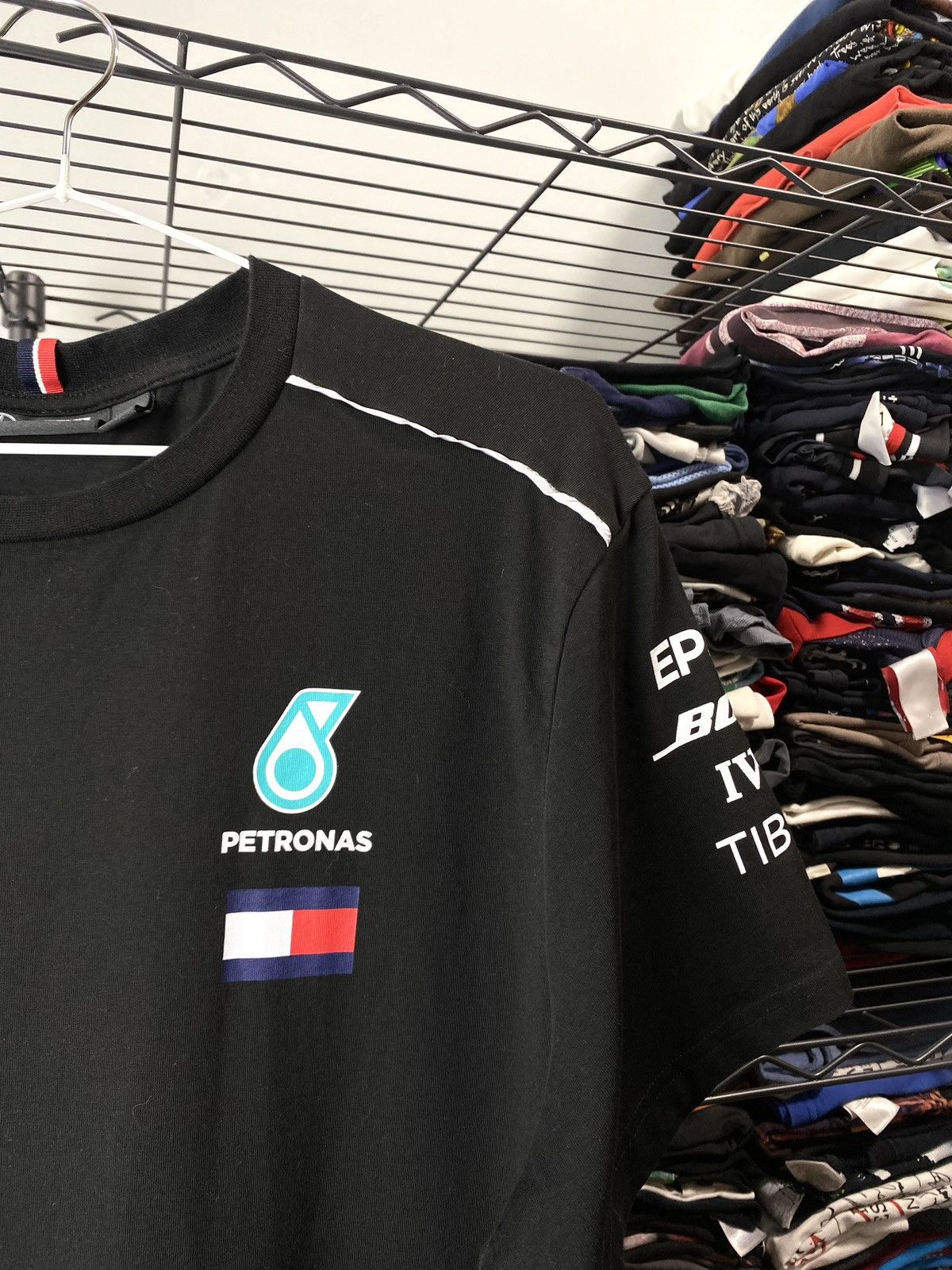 Mercedes-Benz Mercedes AMG Petronas Tommy Hilfiger Racing T Shirt Size US XL / EU 56 / 4 - 4 Thumbnail
