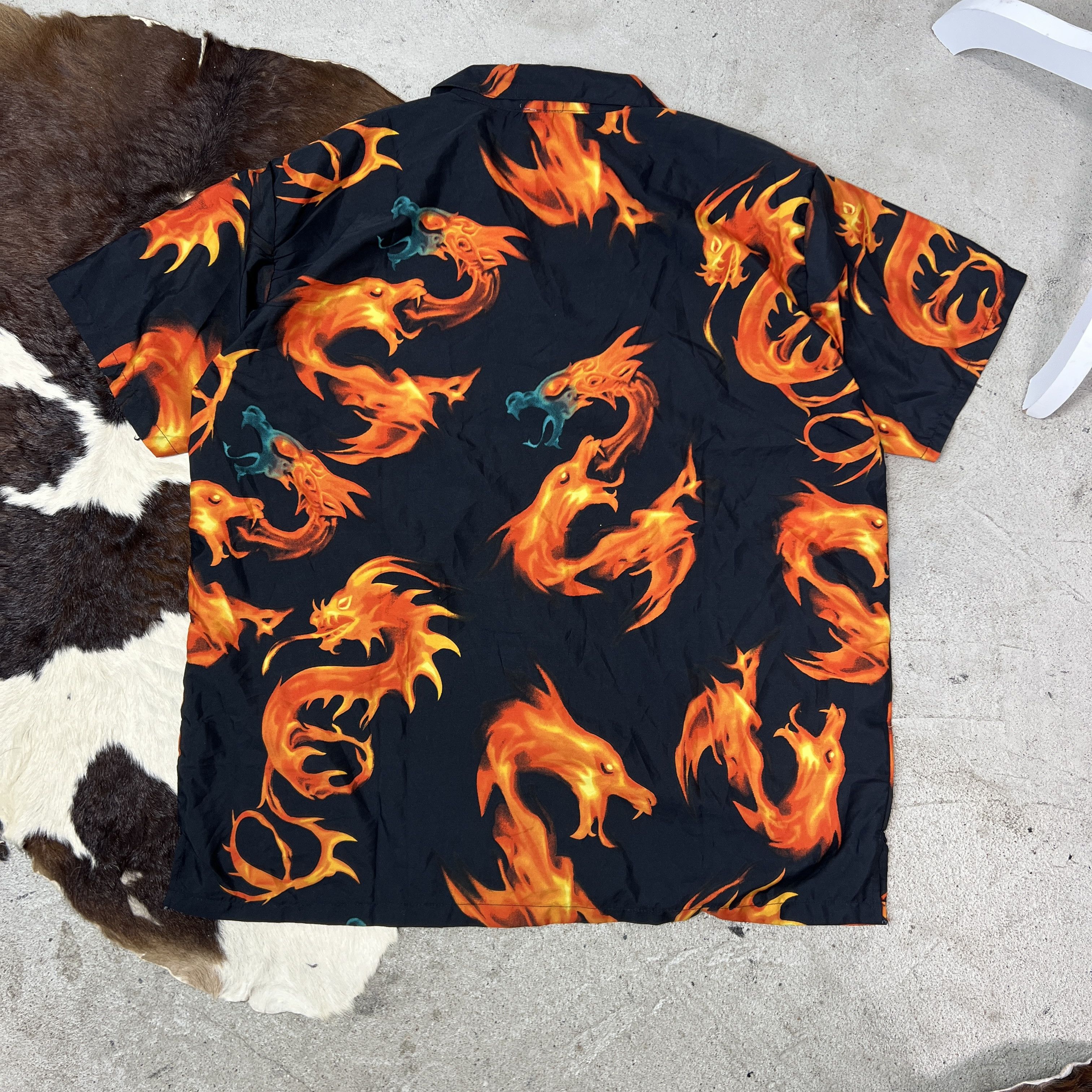 Vintage Vintage Streetwear Skater Hip Hop Dragon Shirt Y2K Size US L / EU 52-54 / 3 - 4 Thumbnail