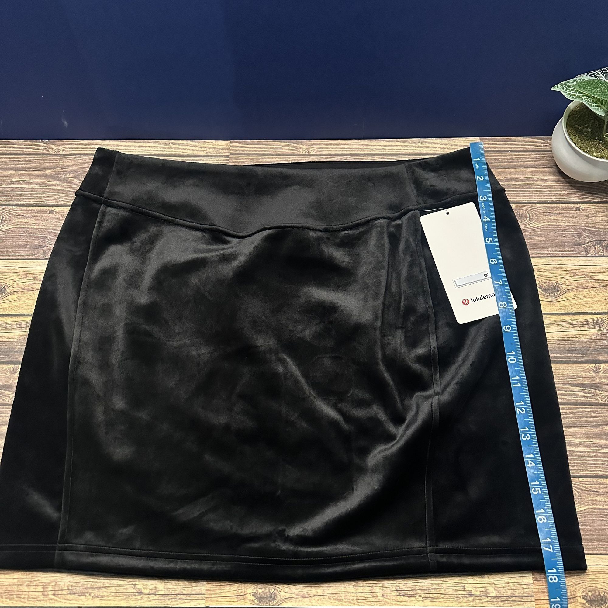 Lululemon Lululemon Scuba High Rise Mini Skirt Velvet NWT Size XL Size 34" / US 12 / IT 48 - 6 Thumbnail
