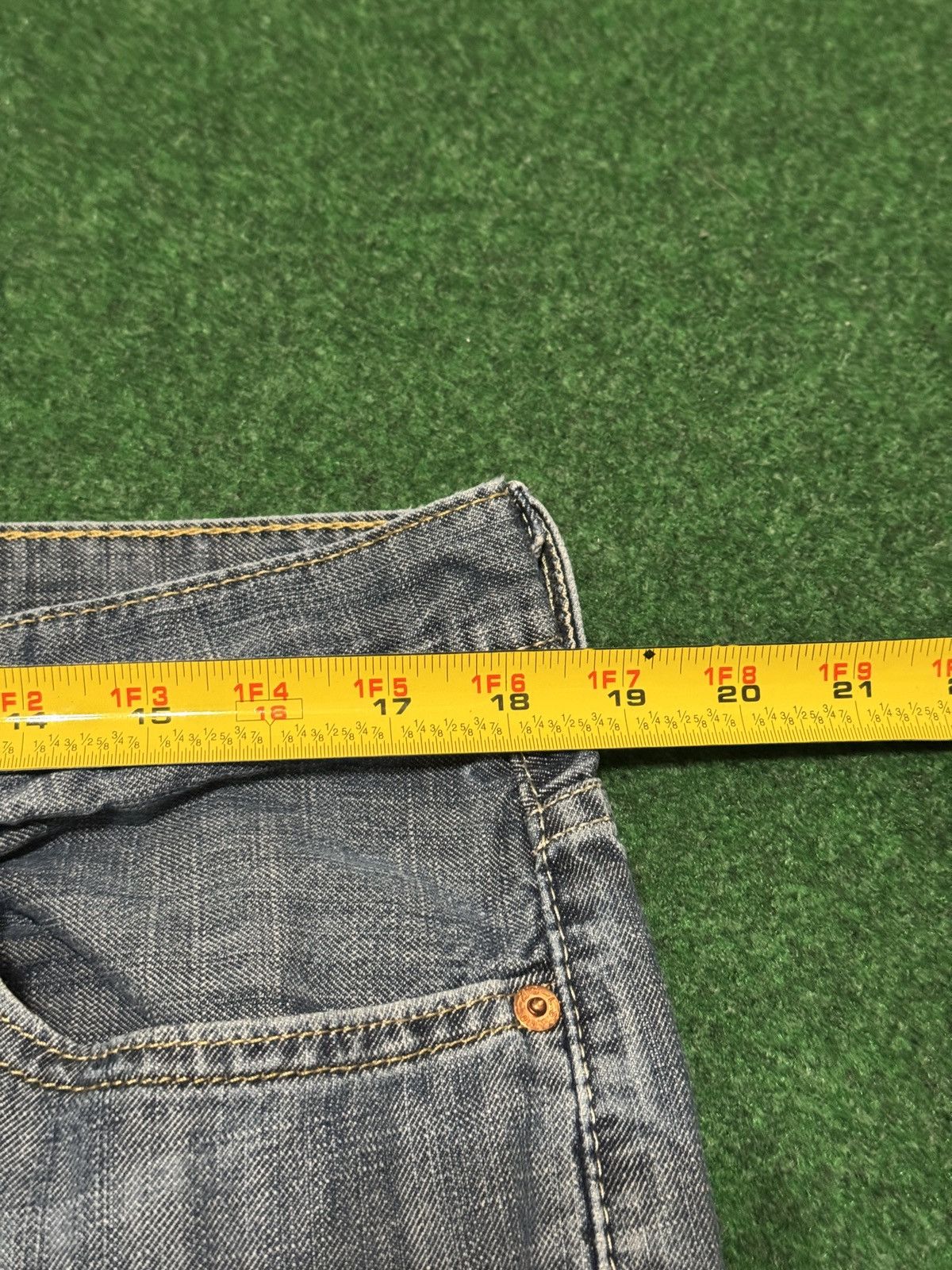 Levi's Vintage Clothing Vintage Levis 569 Loose Straight Baggy Y2K 37x29 Jeans Size US 37 - 6 Thumbnail