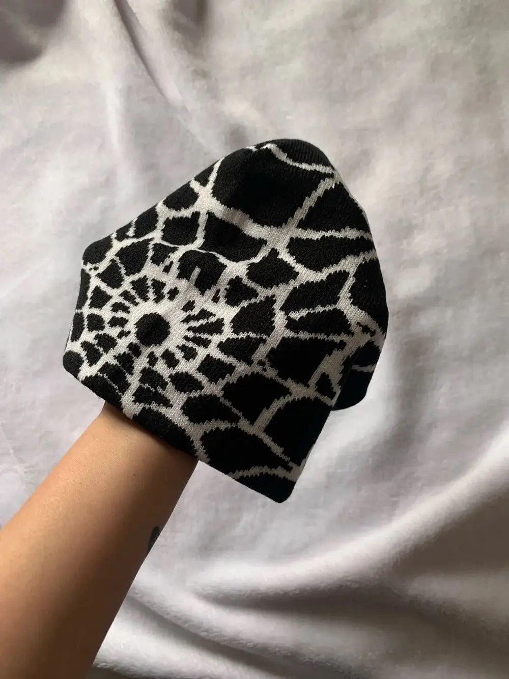 Japanese Brand Spider Web Beanie Hat Size ONE SIZE - 5 Thumbnail