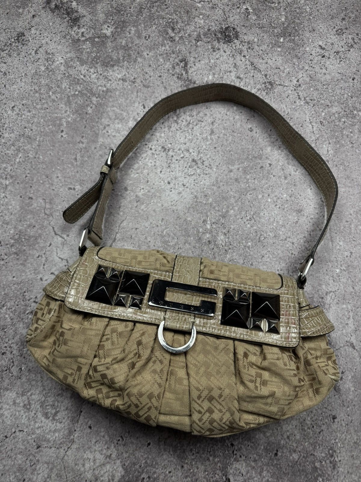 Guess Vintage Guess Monogram Y2K Leather Shoulder/Hand 00’s Bag Size ONE SIZE - 2 Thumbnail
