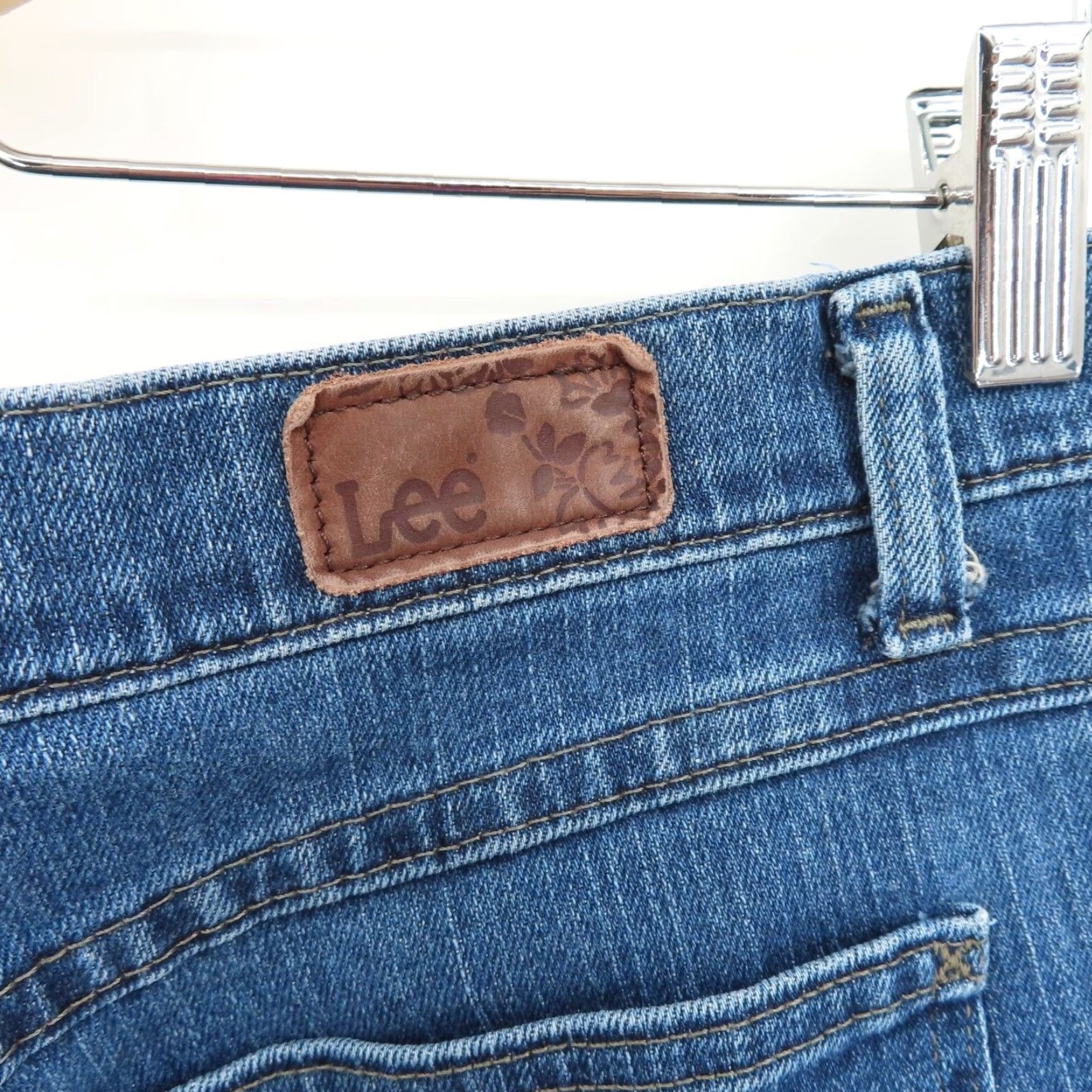 Lee Lee Womens Jeans 10S Bootcut Relaxed Mid Wash Denim Cotton 5-Pocket 10 Regular Shorts Short 30" Inseam Blue jeans Size 32" / US 10 / IT 46 - 6 Thumbnail