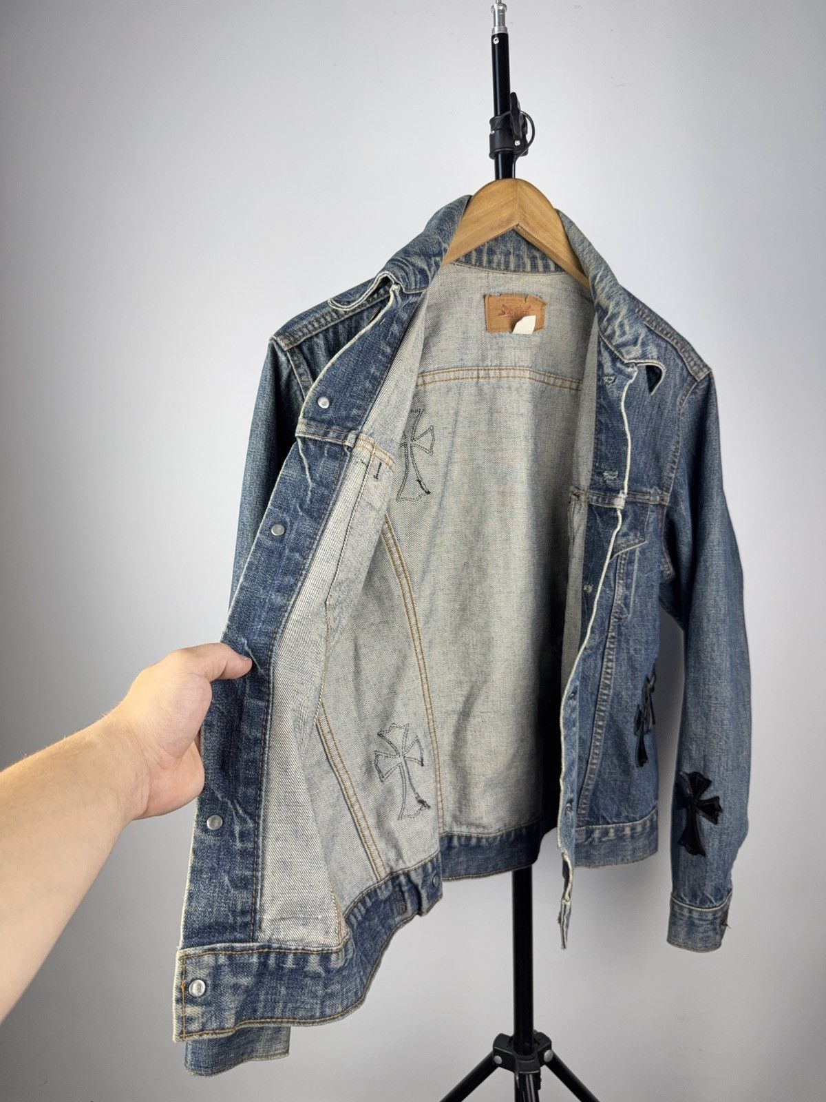 Levi's Vintage Clothing Vintage 90s Levi’s Chrome Hearts❗️Style Cross Denim Jacket Size US XS / EU 42 / 0 - 10 Thumbnail