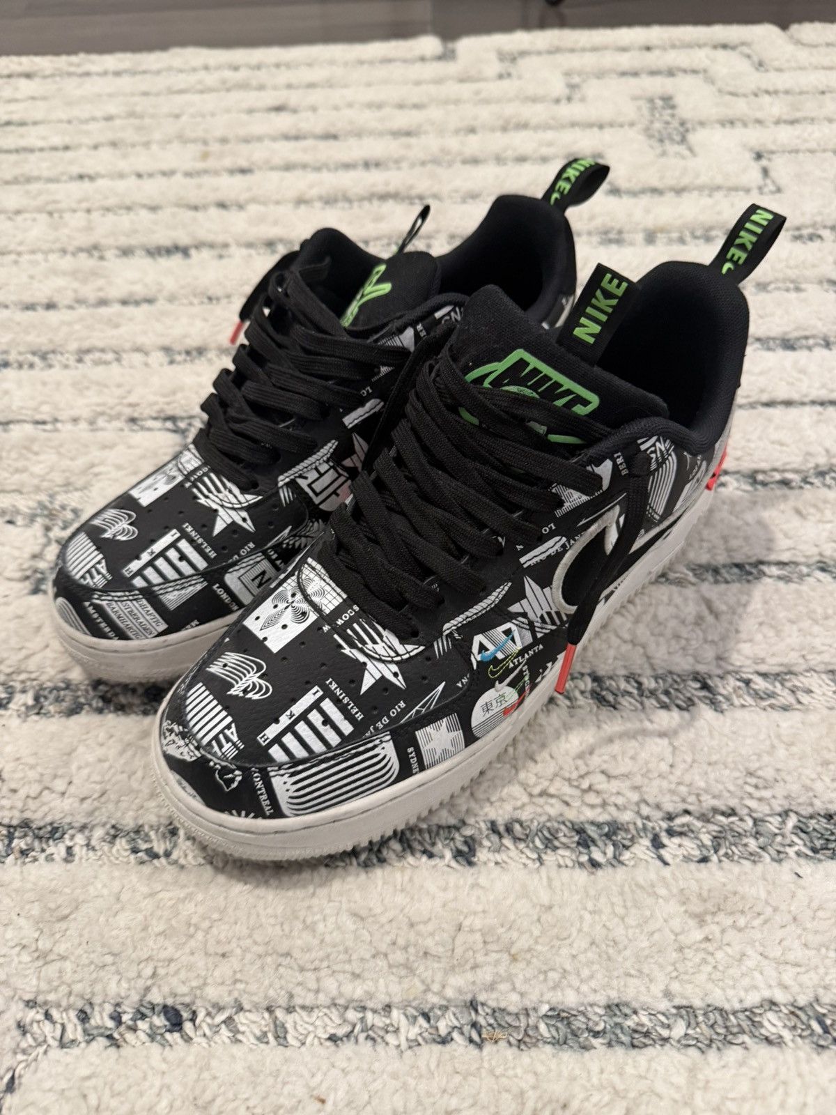Nike Nike AF1 “WORLDWIDE” Size US 9 / EU 42 - 1 Thumbnail