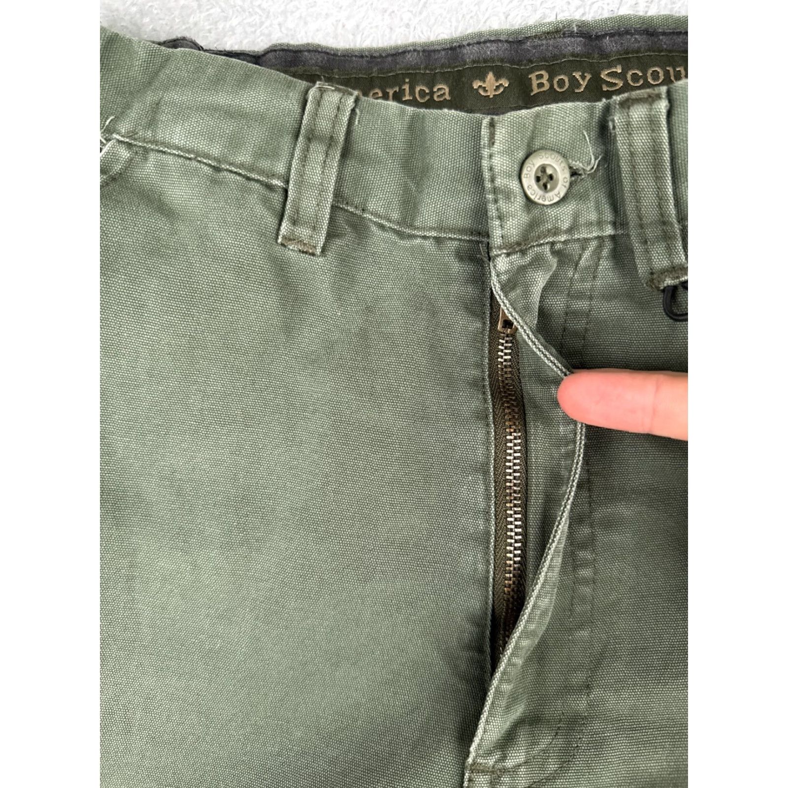 Vintage VINTAGE Boy Scouts Pants Adult 26 Green Cargo Convertible Un-hemmed Relaxed Fit 26x28 Mens Shirts? Size US 26 / EU 42 - 5 Thumbnail