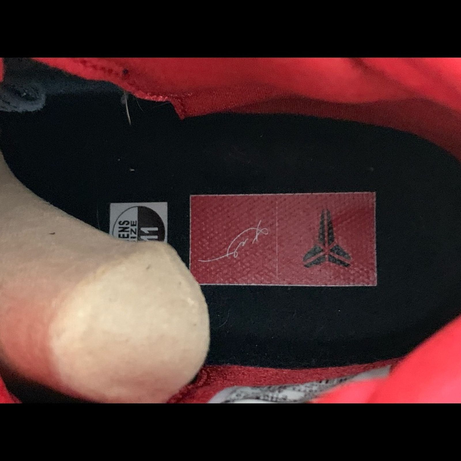 Nike NIKE KOBE 9 LIFESTYLE UNIVERSITY RED CEMENT 2014 LIKE NEW Size US 11 / EU 44 - 6 Thumbnail