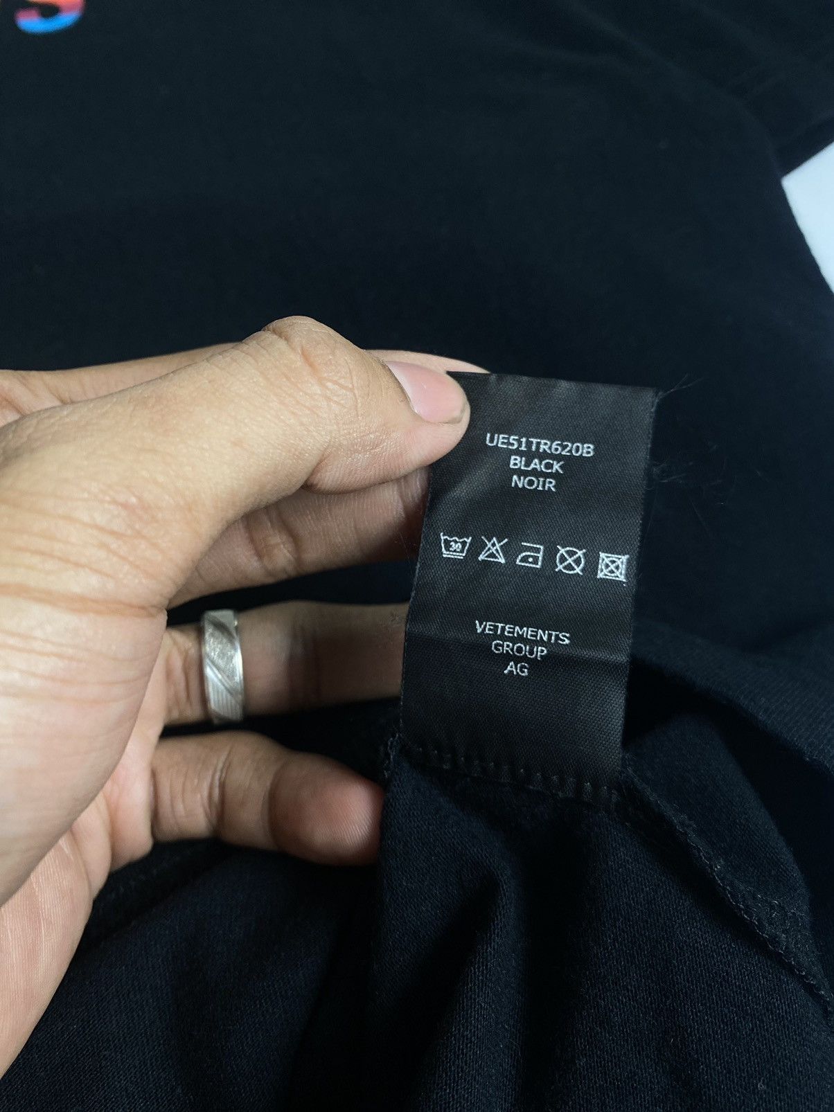 Vetements Vetements “think differently” Size US L / EU 52-54 / 3 - 8 Thumbnail