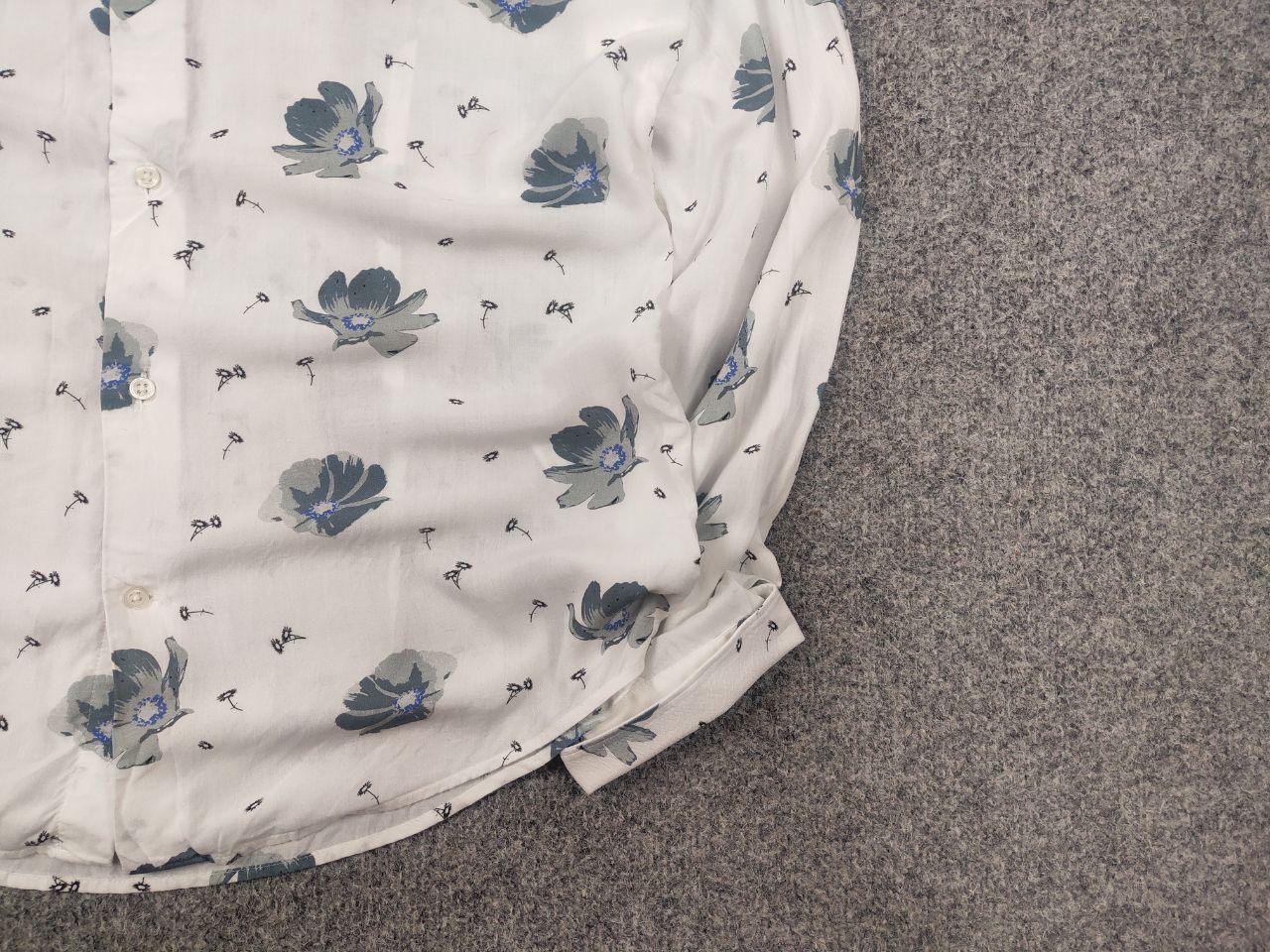 Reiss Reiss white viscose casual Button Shirt blue flower logo Size US L / EU 52-54 / 3 - 4 Thumbnail