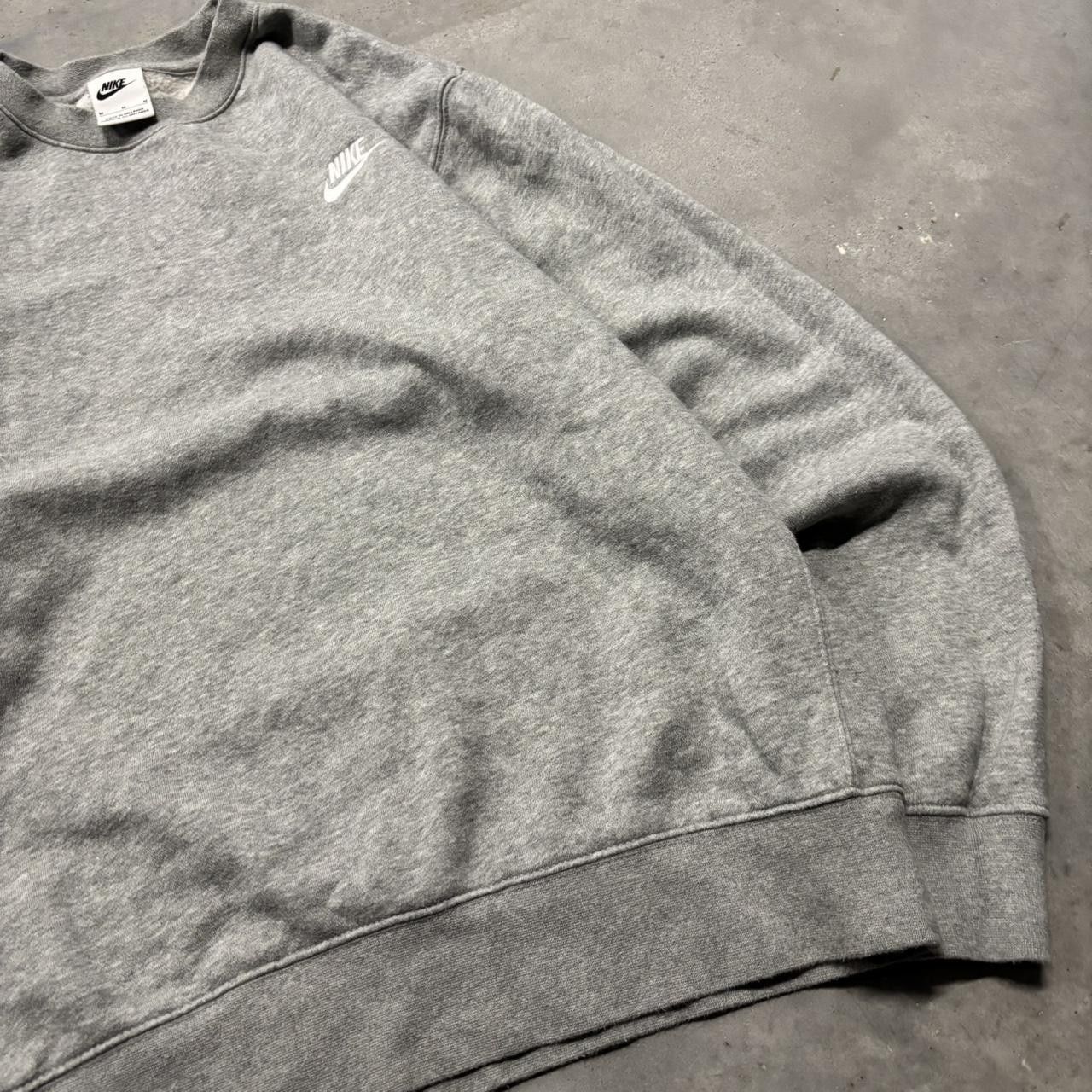Nike × Vintage Crazy Vintage Y2K/2000s Light Grey Nike Streetwear Essential Crewneck! Size US M / EU 48-50 / 2 - 4 Thumbnail