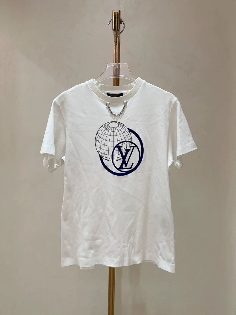 Louis Vuitton Louis Vuitton Globe Flocking Logo Chain Short Sleeve 2503-N Size US XS / EU 42 / 0 - 2 Thumbnail