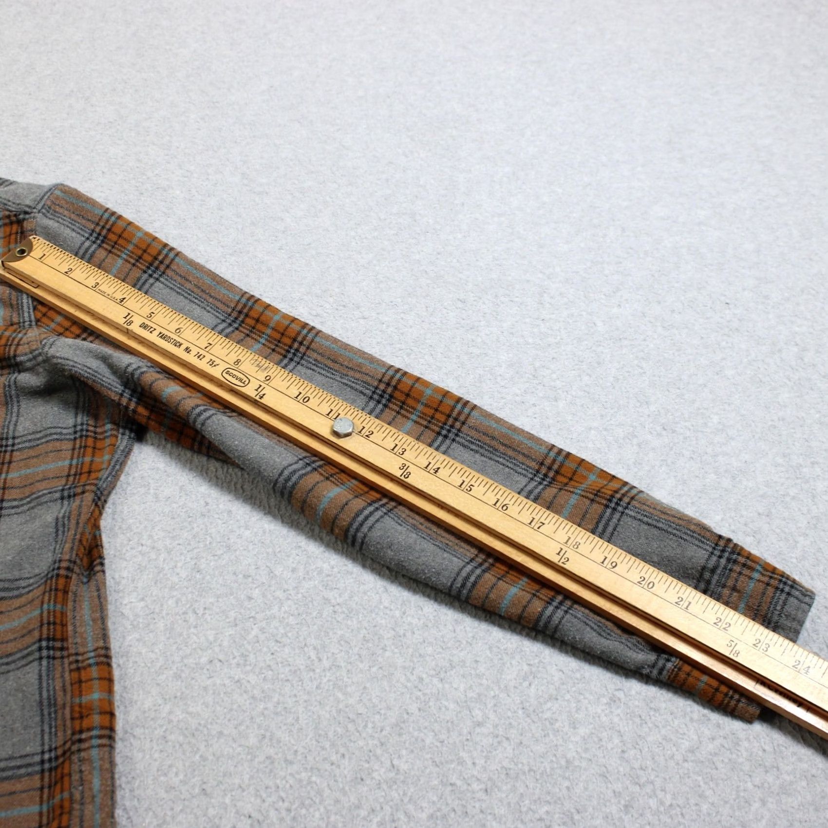 J.Crew J.CREW Shirt Mens M Gray Plaid Flannel Button Shacket Outdoor Casual Classic Fit"} Size US M / EU 48-50 / 2 - 7 Thumbnail