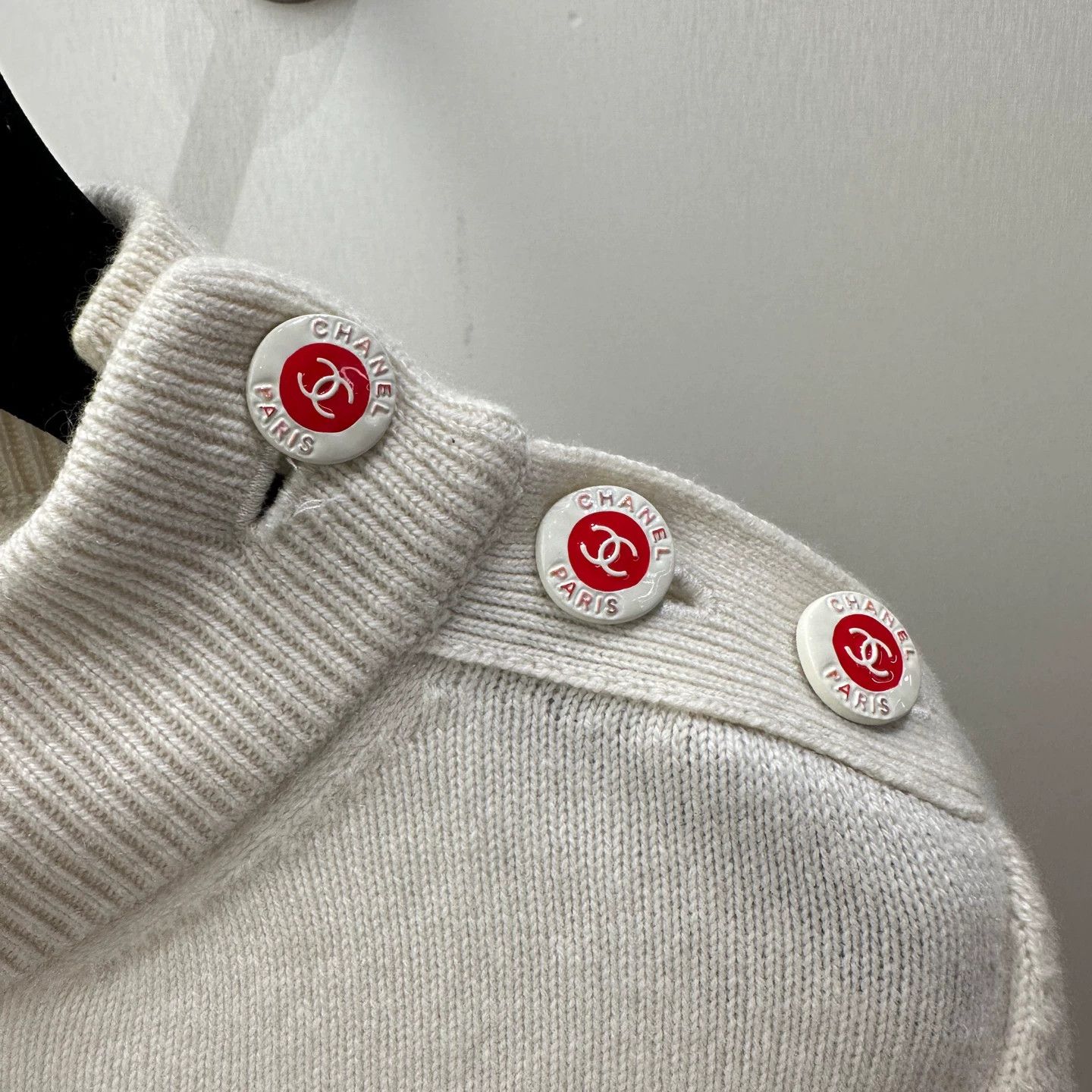 Chanel Chanel 23C Striped Sequin Logo Cashmere Sweater 36 Size XS / US 0-2 / IT 36-38 - 5 Thumbnail