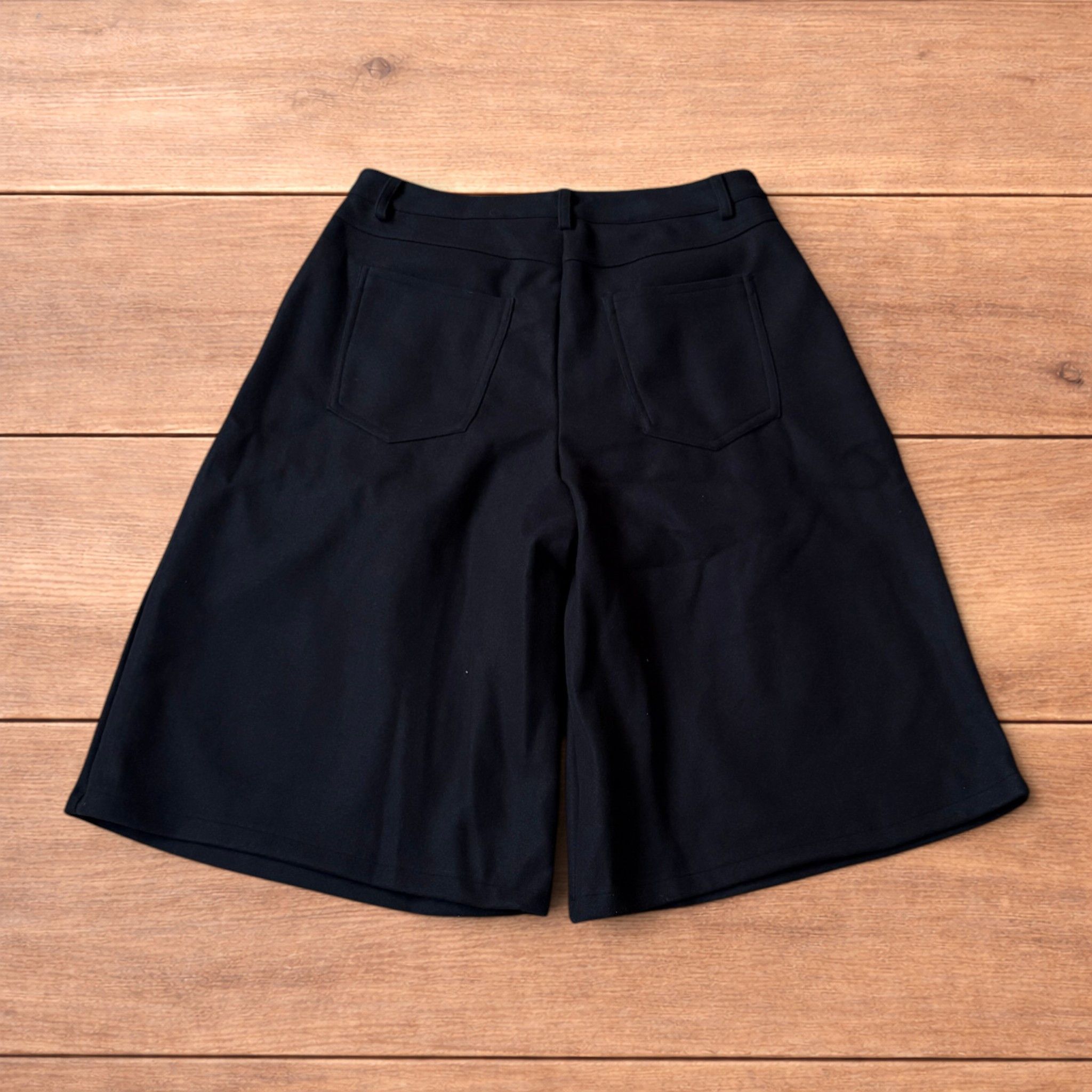 Japanese Brand Vintage style baggy wide long tailored wool shorts in black. Size US 36 / EU 52 - 2 Thumbnail