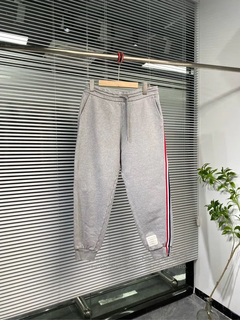 Thom Browne Thom Browne size 2 Grey Sweatpants Size US 29 - 1 Thumbnail