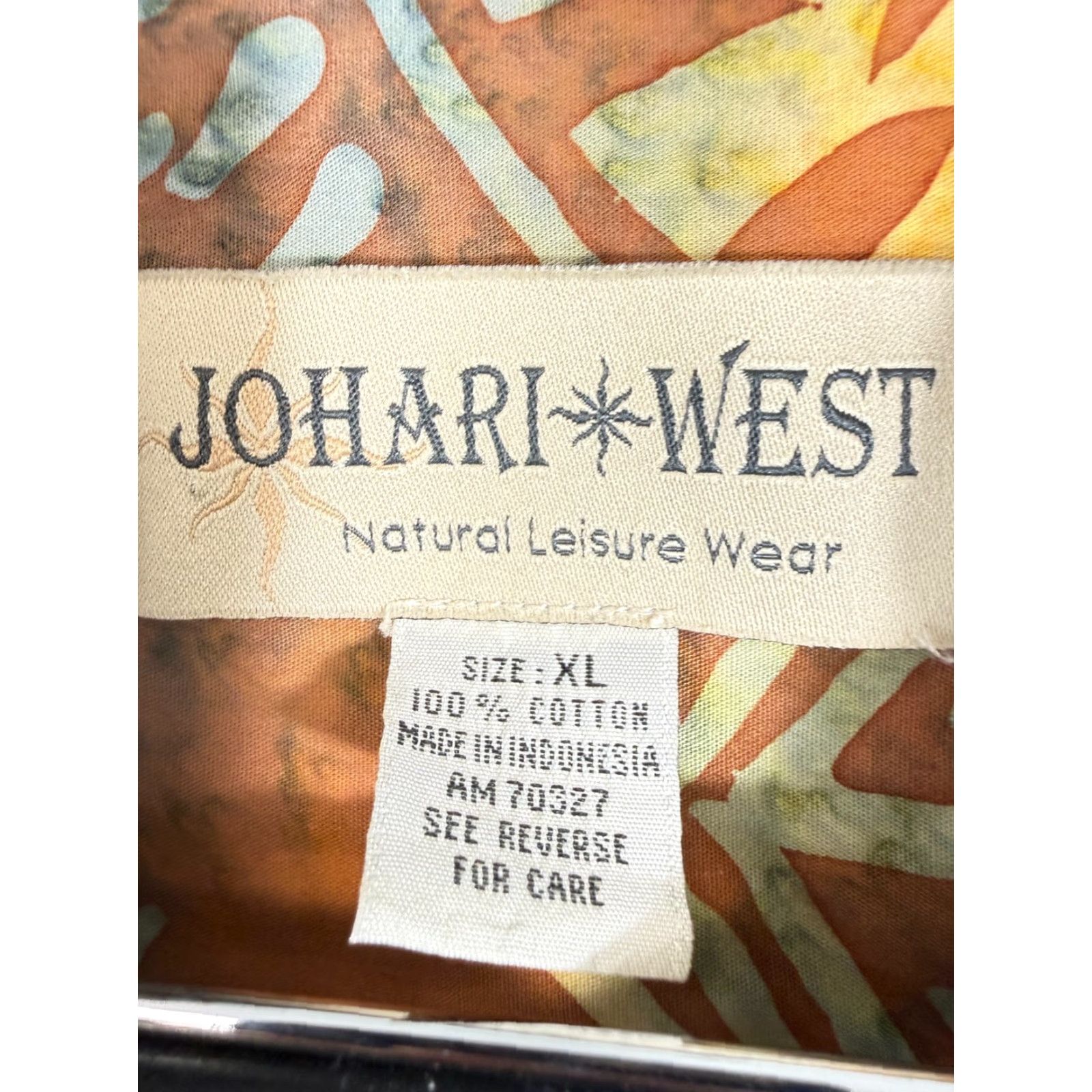 Vintage Johari West Leisure Shirt Mens XL Gold Blue Batik Print Hawaiian Short Sleeve Shirt Boys? Size US XL / EU 56 / 4 - 5 Thumbnail