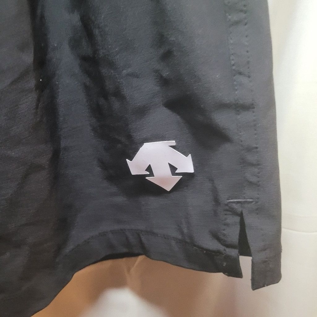 Descente Descente, womens shorts, black, elastic waist, Size 34 in. Size 40" / US 18 - 6 Thumbnail