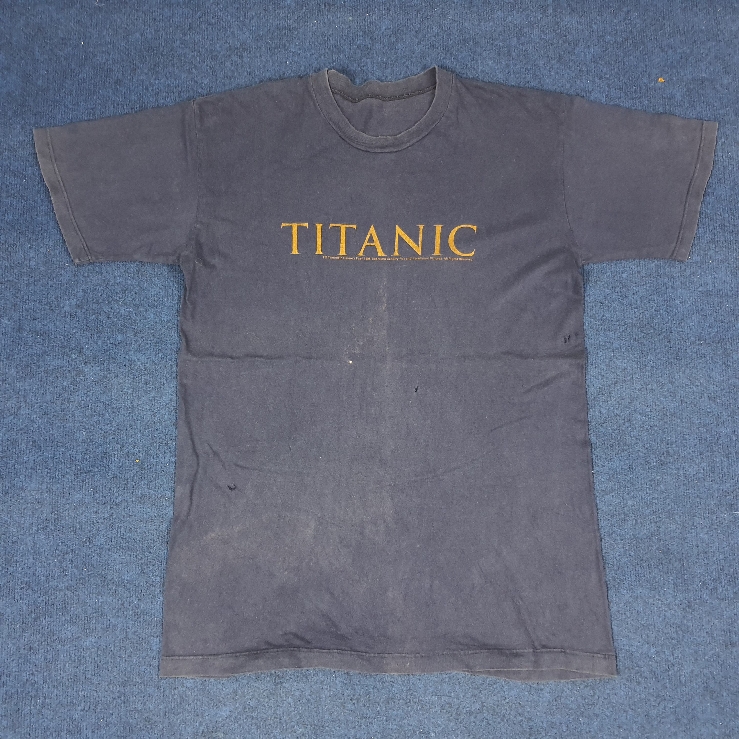 Vintage Vintage TITANIC Movie Century Fox 1998 T-shirt Size US L / EU 52-54 / 3 - 1 Thumbnail