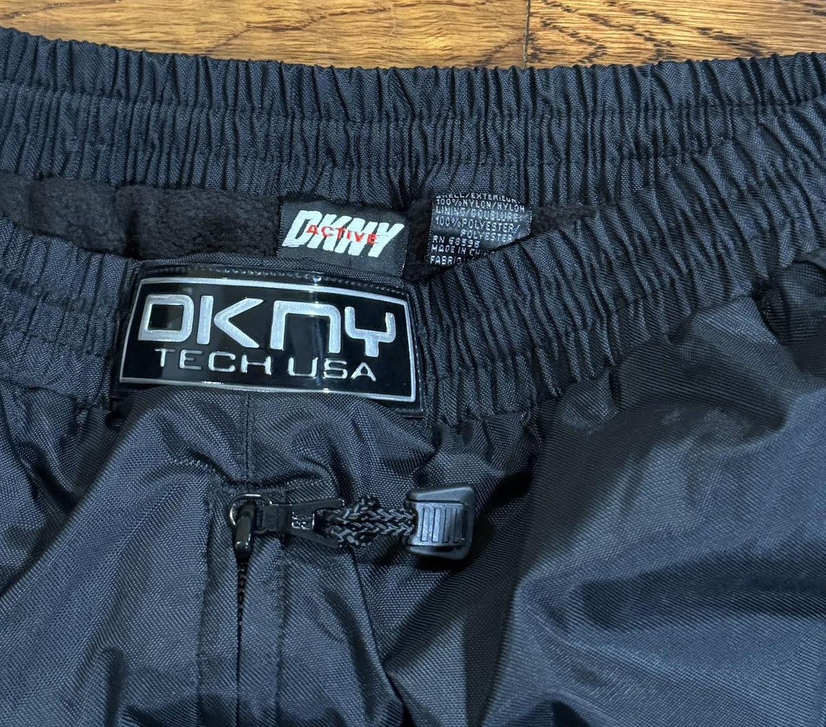 DKNY Vintage DKNY Tech USA Ski Pants (Size XL) Size US 42 / EU 58 - 2 Thumbnail