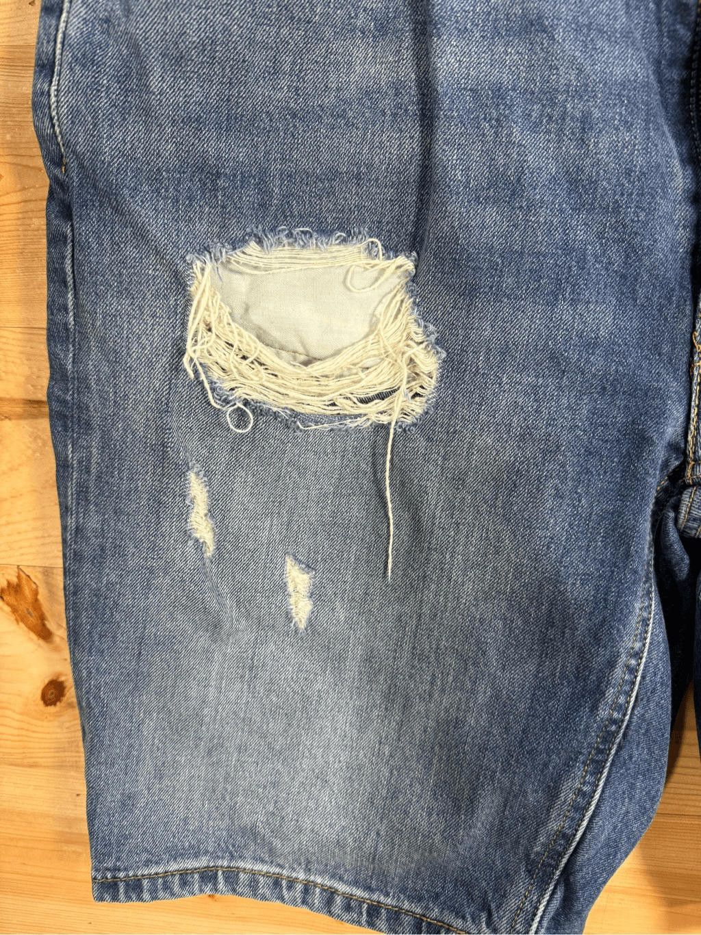 Levi's Levi's 541 Men's Size 38 Relaxed Straight Denim Shorts Size US 38 / EU 54 - 2 Thumbnail