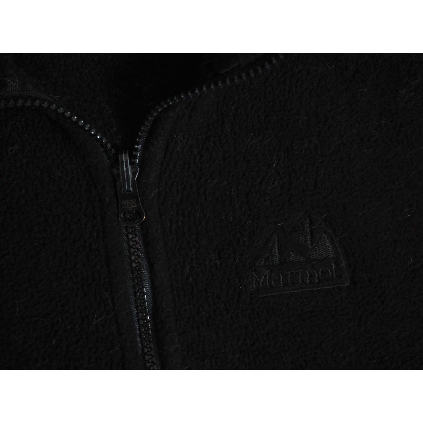 Marmot VINTAGE Marmot Vest Full Zip Outdoor Hiking Camp Fleece Black Mens M USA Made Short 25" Lining Polyester Logo Pattern Solid Size US M / EU 48-50 / 2 - 4 Thumbnail