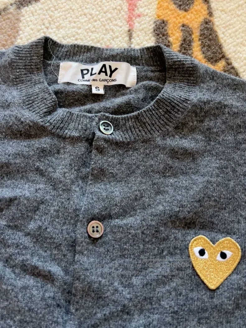 Comme des Garcons Comme Des Garcons Golden heart woman's round-neck gray woo Size S / US 4 / IT 40 - 2 Thumbnail