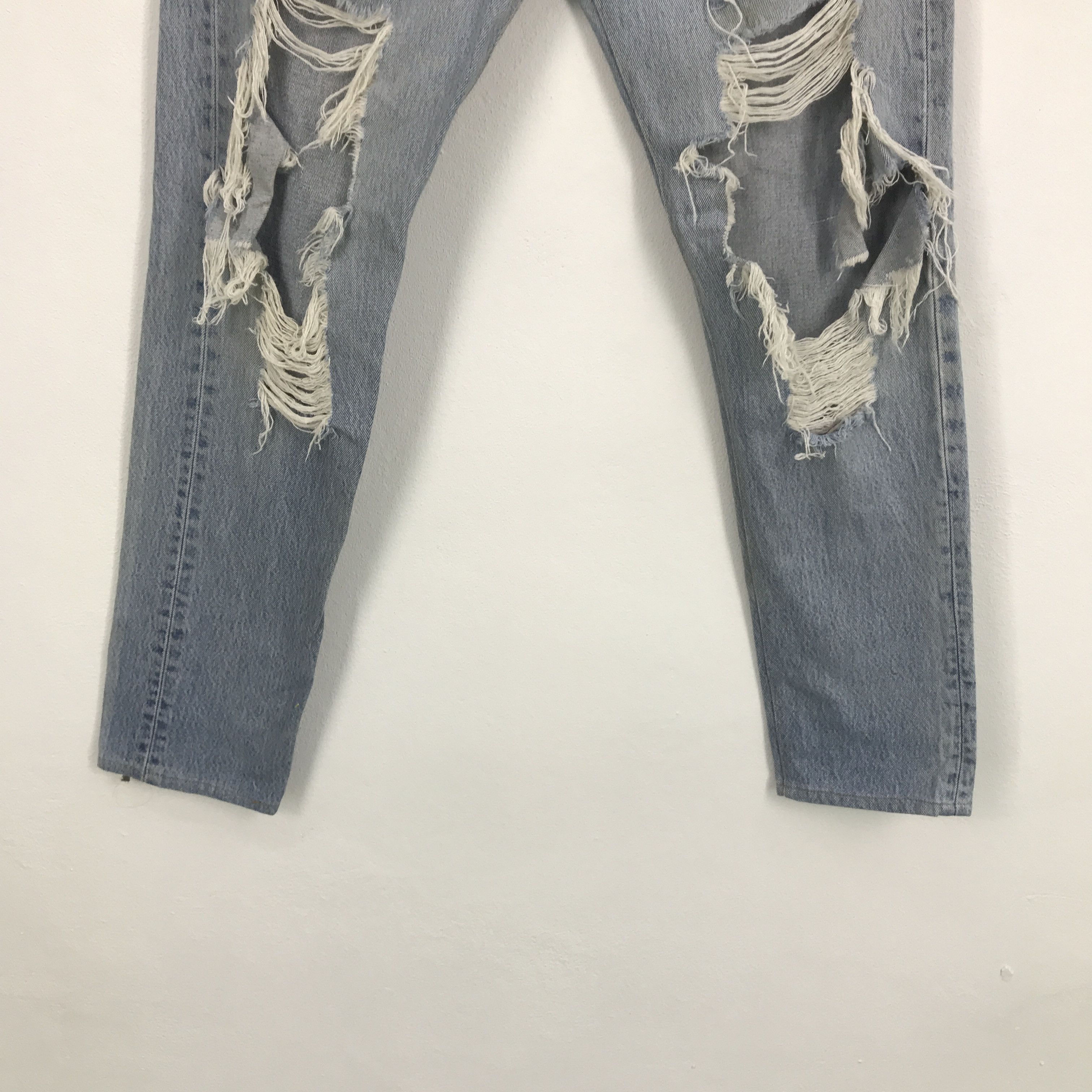Levi's × Levi's Vintage Clothing Vtg Levi's 501 Ripped distressed Denim jeans pants Size US 31 - 4 Thumbnail