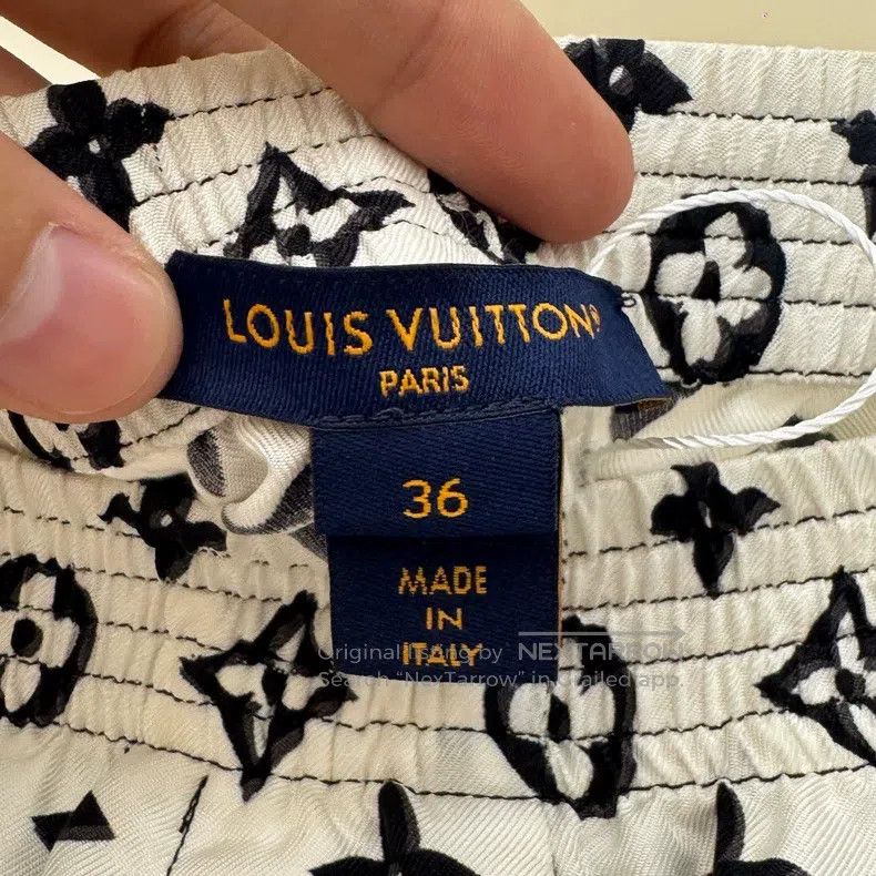 Louis Vuitton Louis Vuitton Black and white printed mulberry silk shorts Size US 36 / EU 52 - 3 Thumbnail