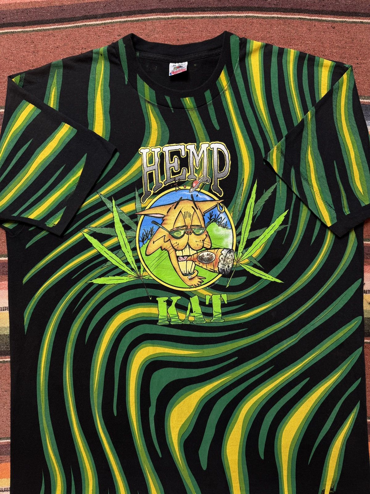 Vintage Vintage 1995 Hemp Kat AOP Tee Shirt Size US XL / EU 56 / 4 - 1 Thumbnail