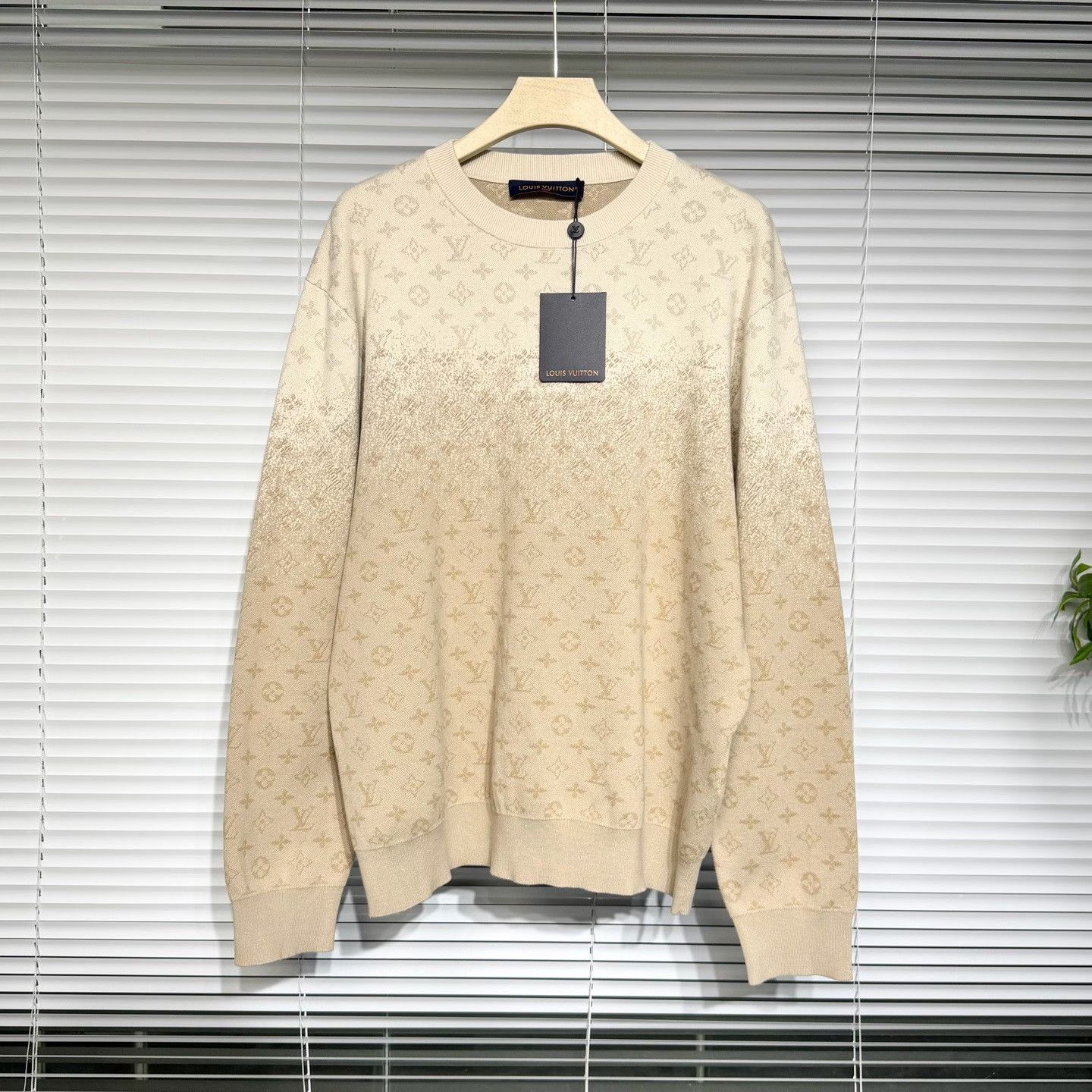 Louis Vuitton LV SS26 Logo Knit Sweater 4L Size US XL / EU 56 / 4 - 1 Thumbnail