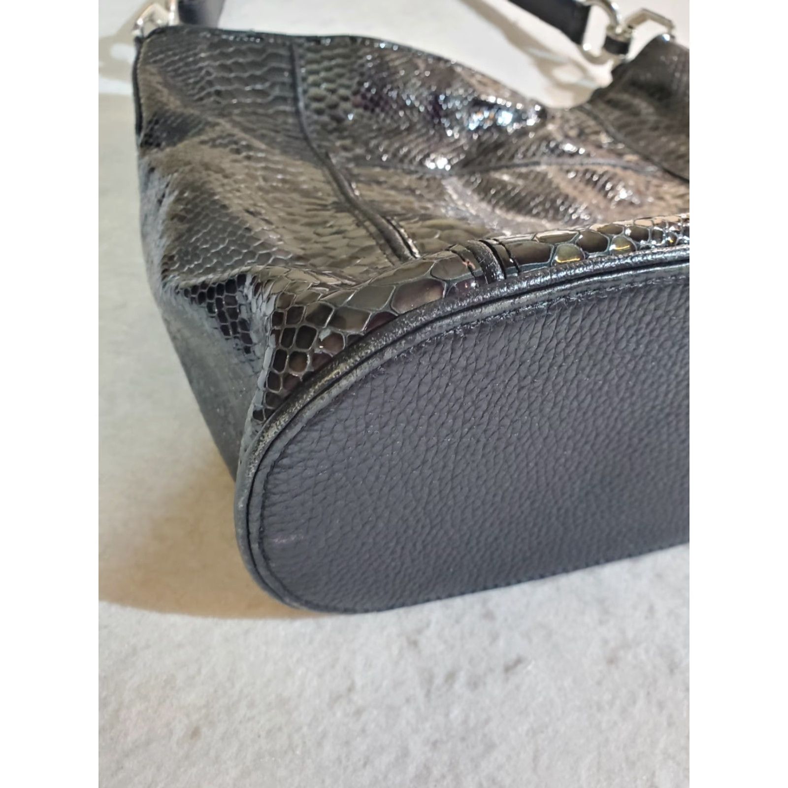 Brighton VINTAGE Brighton Shoulder Bag Brown Green Snakeskin Pattern w/ Heart Charm, Patent Leather, Medium, Women Size ONE SIZE - 4 Thumbnail