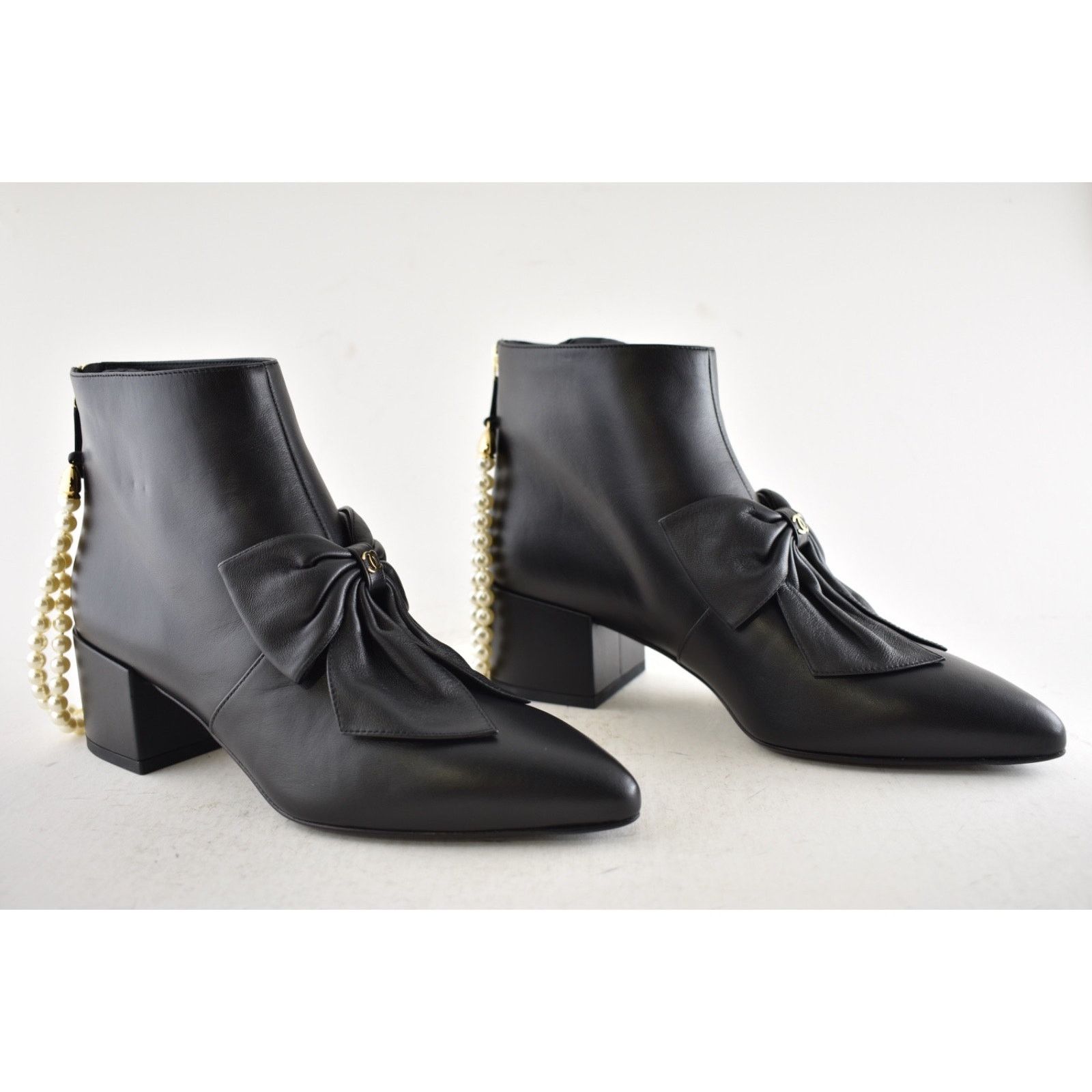 Chanel Chanel 24A Black Lambskin Pearl CC Bow Ankle Heel Boots 37.5 Size US 7.5 / IT 37.5 - 4 Thumbnail