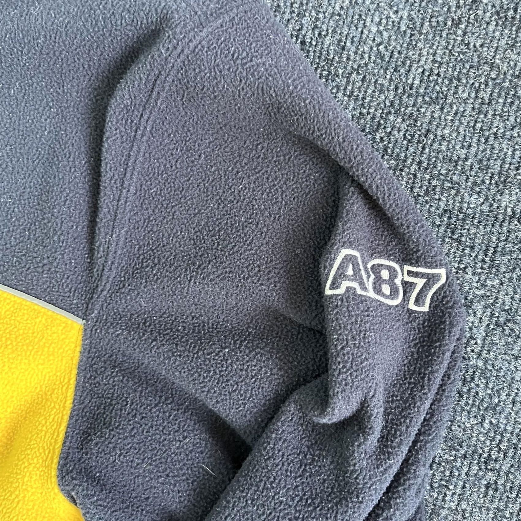 Vintage Aéropostale Fleece Pullover Mens Large Navy Yellow Quarter Zip A87 AERO Top Shirt Navy Yellow Striped Logo Embroidered Zip Pullover Mens L Size US L / EU 52-54 / 3 - 3 Thumbnail