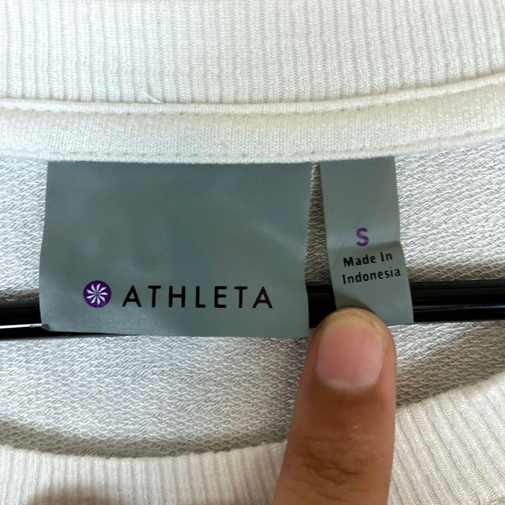 Athleta Athleta Sweatshirt White Crew Neck Long Sleeve Small Pull Over Women Athletic Casual Comfort Stretch Size S / US 4 / IT 40 - 6 Thumbnail