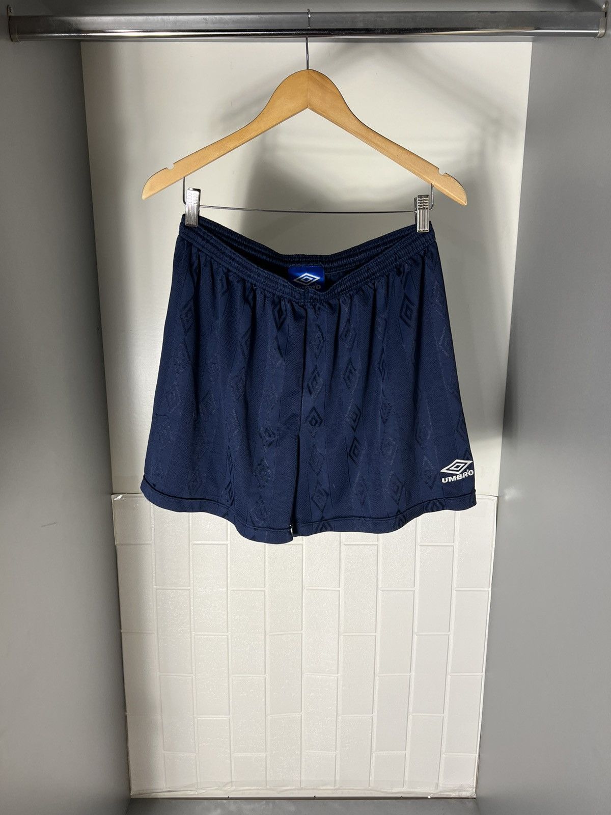 Umbro × Vintage VERY RARE UMBRO MANCHESTER ENGLAND RETRO SOCCER SHORTS 90s Size US 34 / EU 50 - 2 Thumbnail