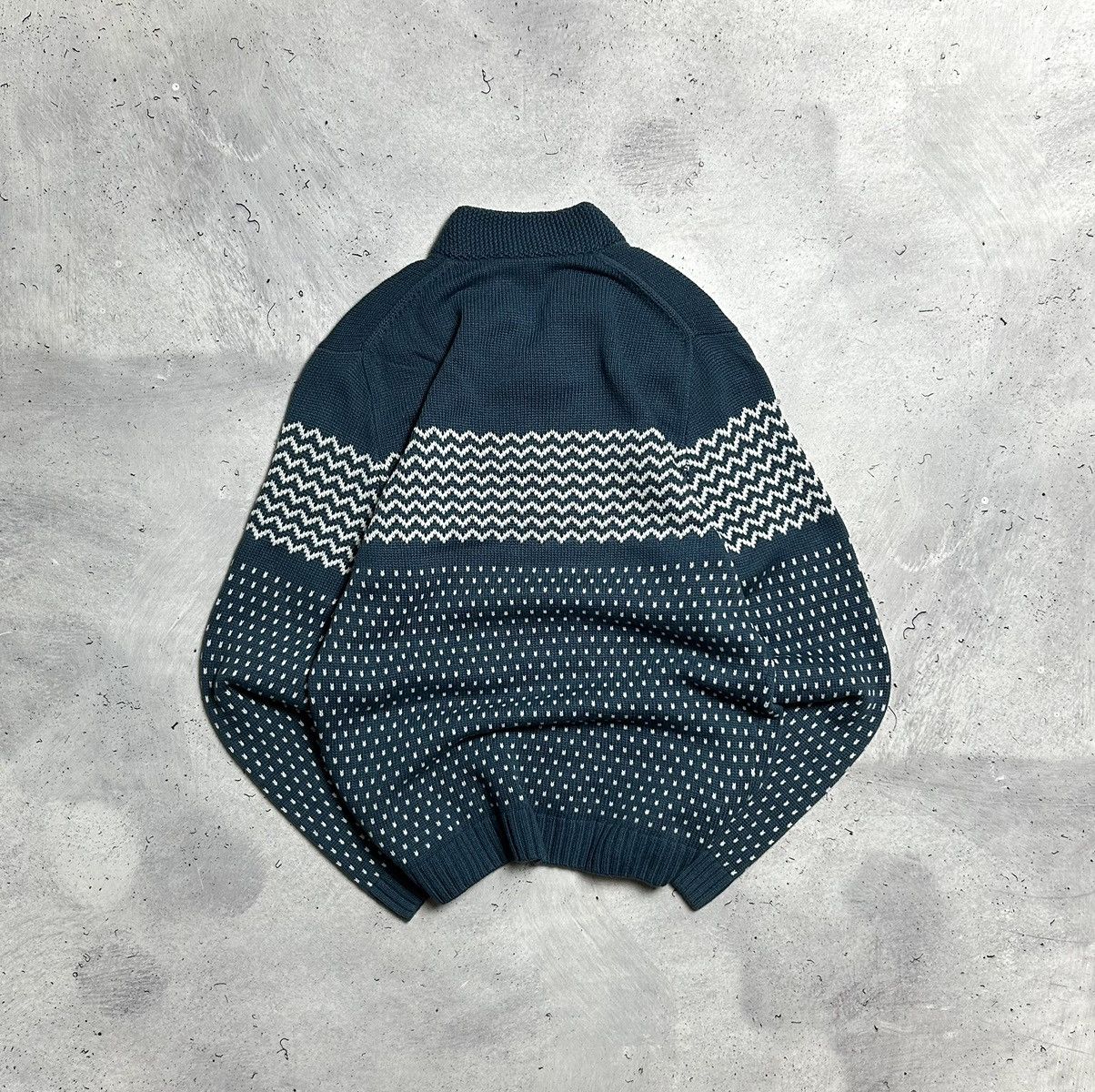 Lacoste × Vintage Vintage Lacoste Knitted V Neck Pattern Sweater Size US L / EU 52-54 / 3 - 10 Thumbnail