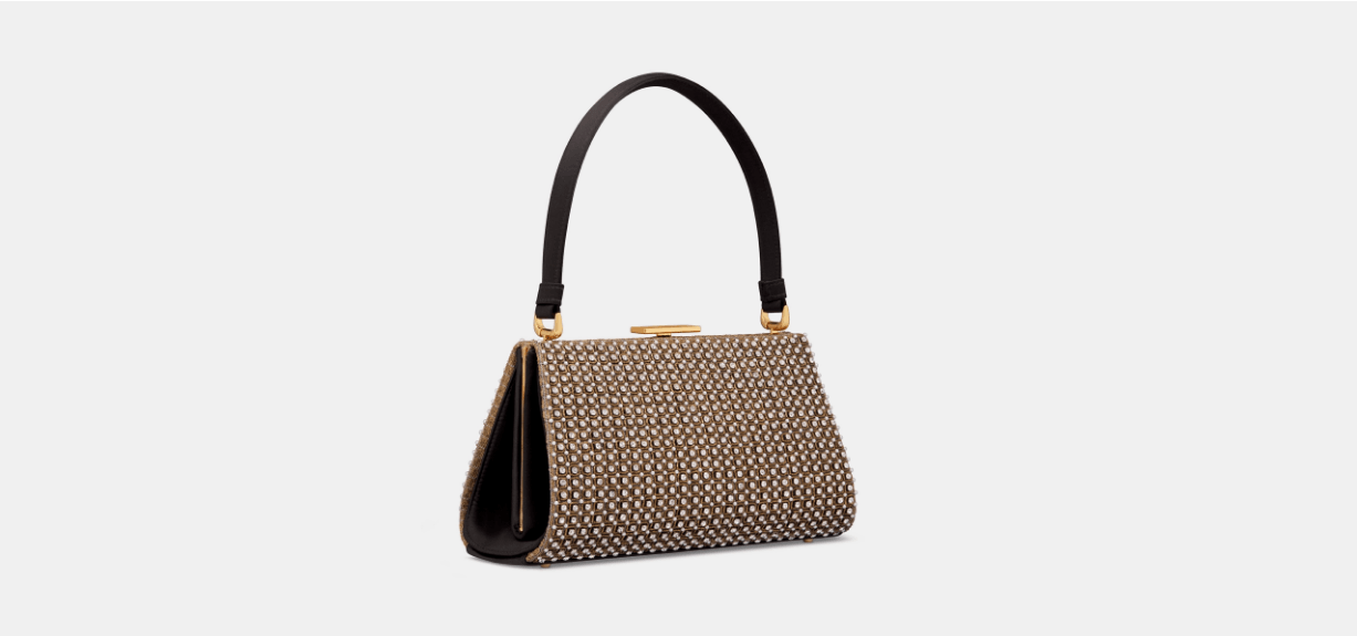 o1w1db10624 Size: OS / Top Handle Bag in Gold & White