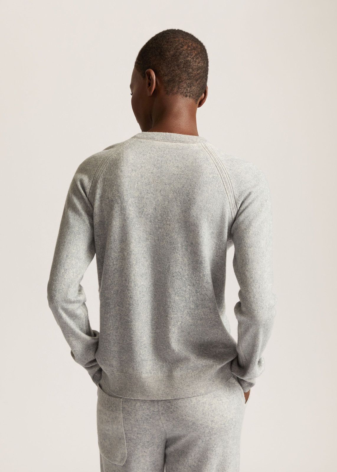 Loro Piana o1srvl11e0125 Merano Cashmere Crewneck Sweater in Grey Size XS / US 0-2 / IT 36-38 - 3 Thumbnail
