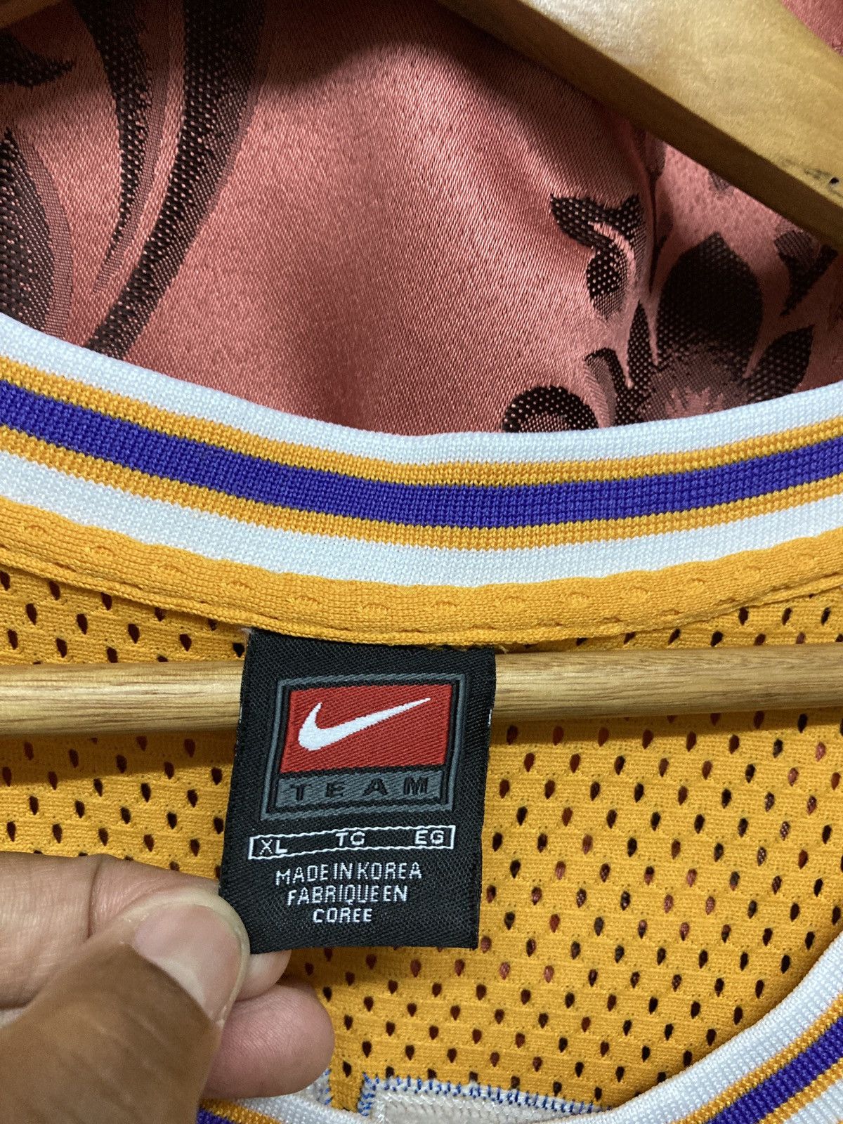 Japanese Brand Vintage NBA 8 KOBE BRYANT LA LAKERS Size US XL / EU 56 / 4 - 5 Thumbnail