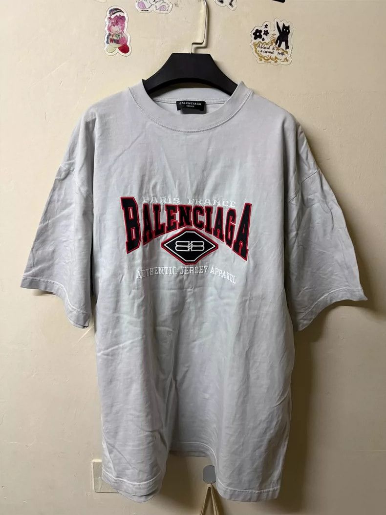 Balenciaga Balenciaga Bat Short Sleeve 2505-Nextarrow Size US S / EU 44-46 / 1 - 1 Thumbnail