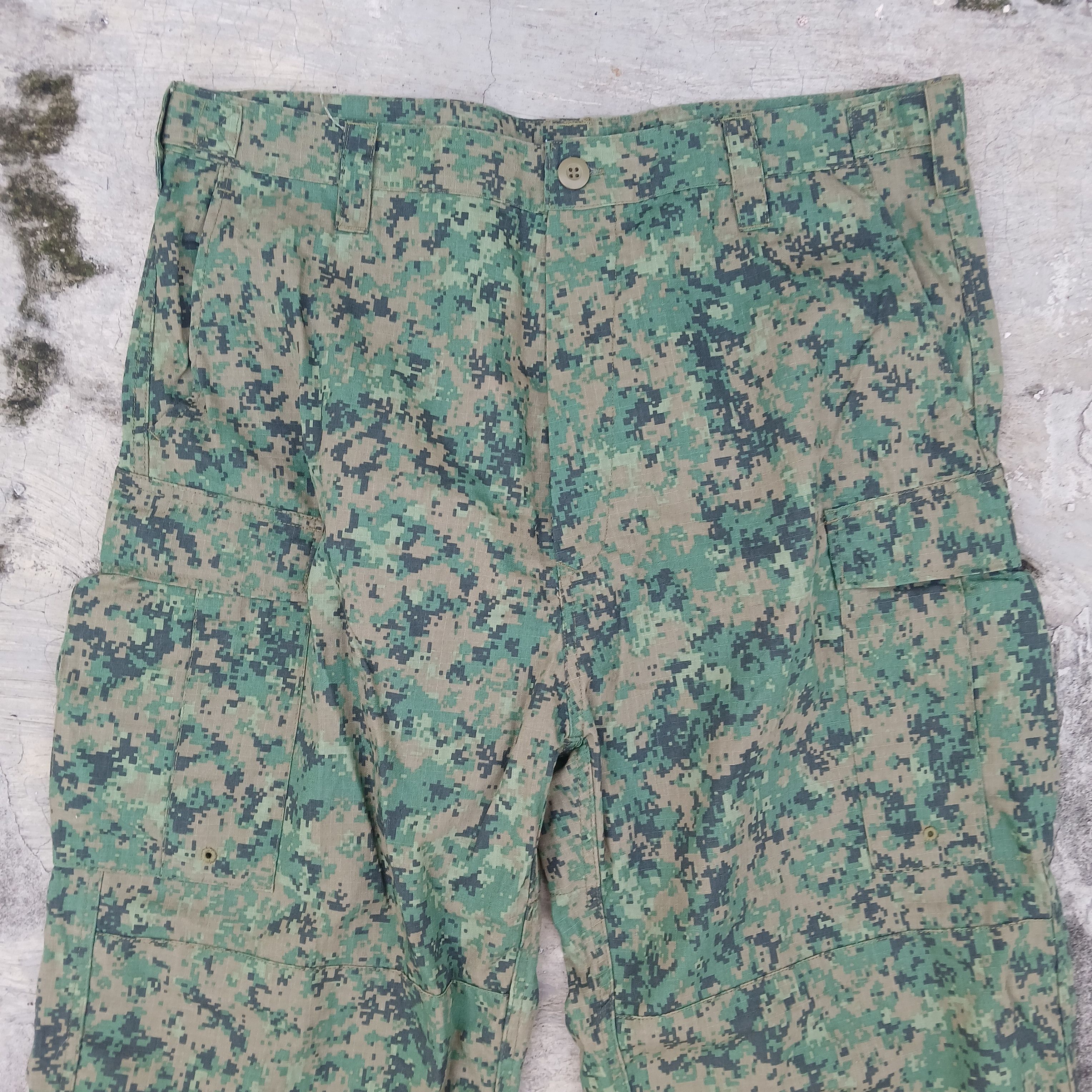 Vintage MILITARY CARGO DIGICAMO SAF PANTS BY KOLON Size US 39 - 2 Thumbnail