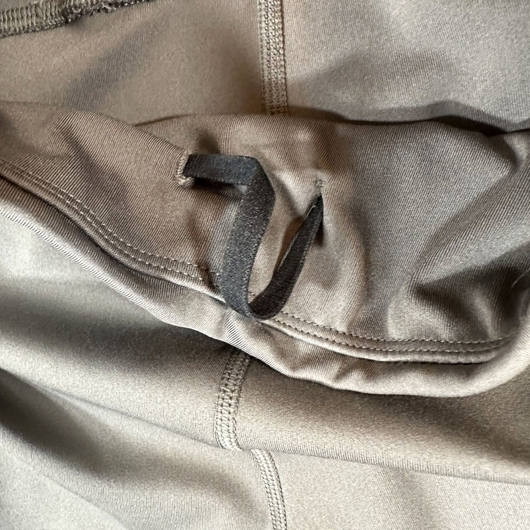 Merrell Merrell Pants Capri Leggings Leopard Print Gray Women Small Athletic Stretch EUC Capris Size 28" / US 6 / IT 42 - 4 Thumbnail