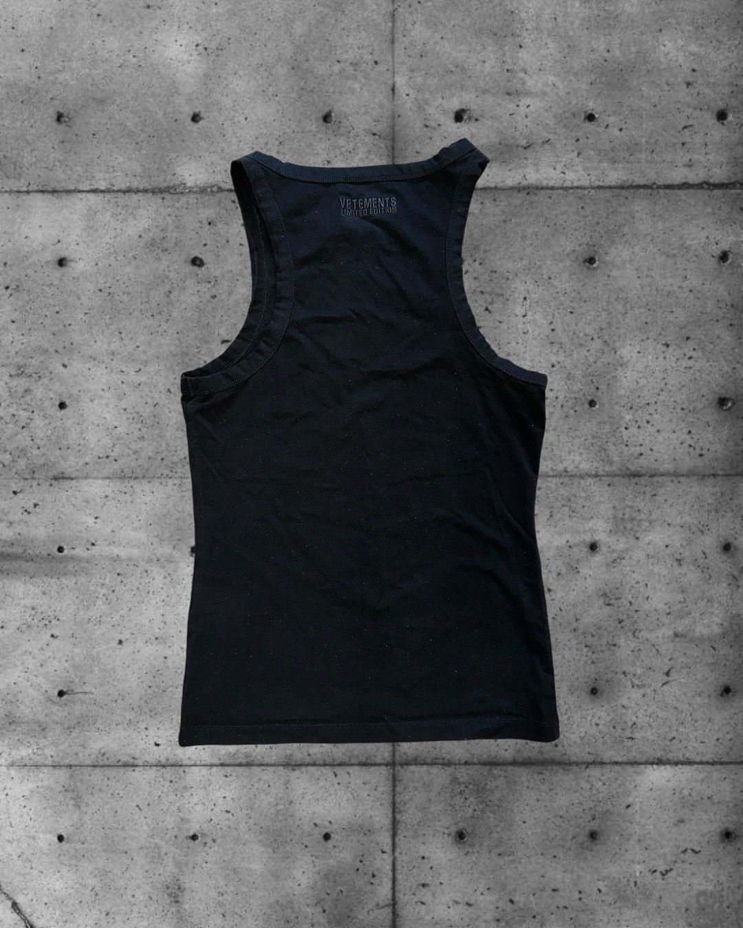 Vetements VETEMENTS Black Oval Logo Tank Top Size US M / EU 48-50 / 2 - 4 Thumbnail