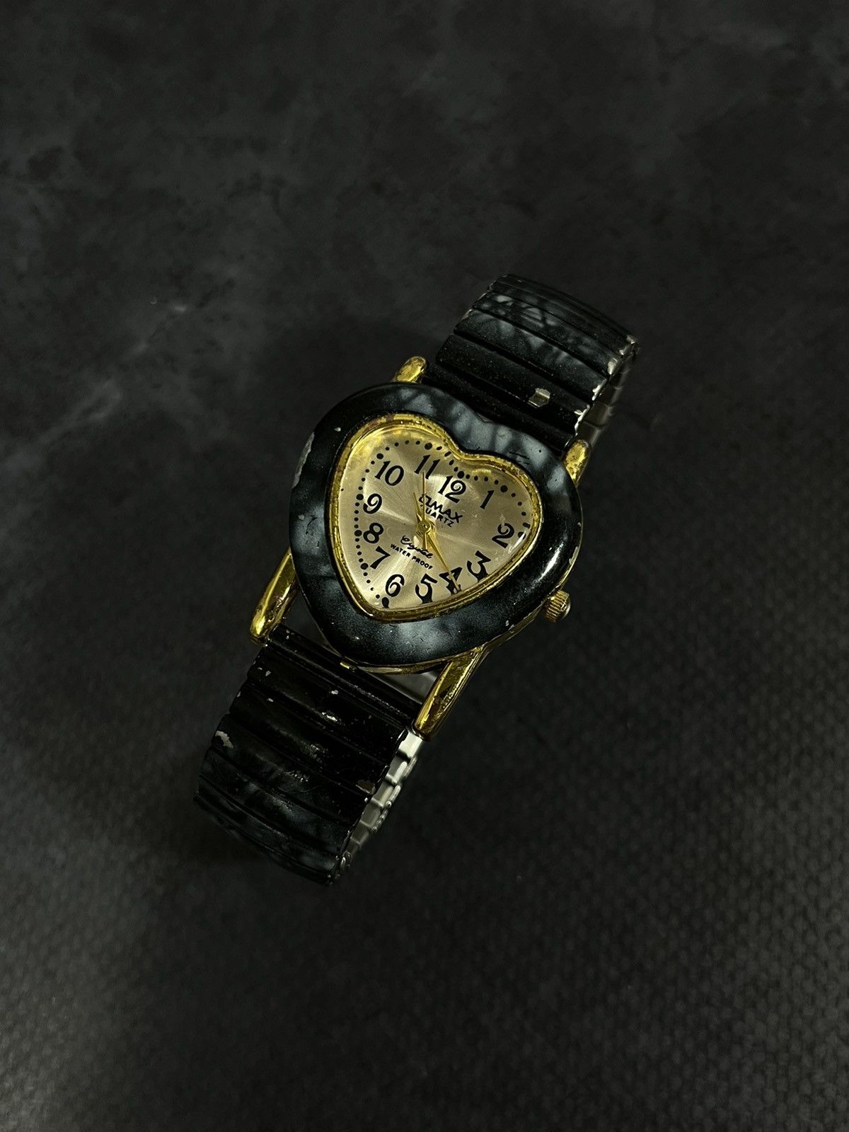 Japanese Brand Omax Vintage Heart-Shaped Wristwatch, Japanese Brand Size ONE SIZE - 1 Thumbnail