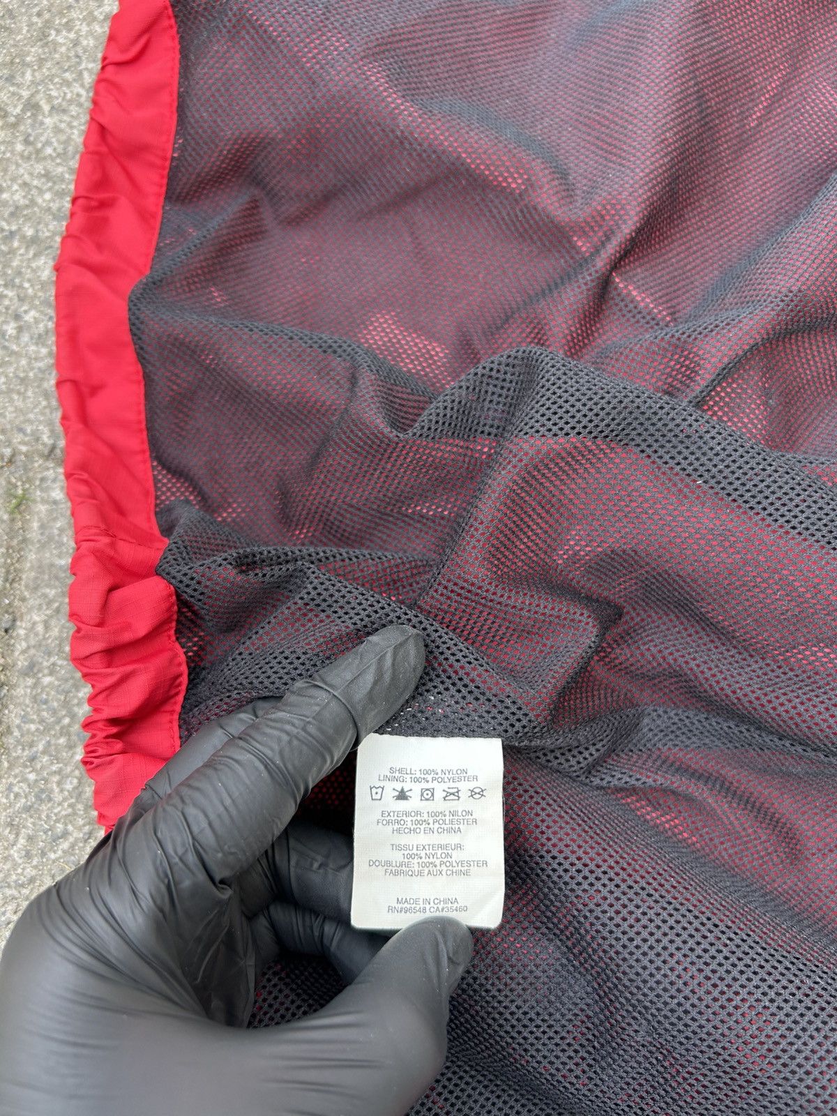 Oakley Oakley Vintage red Hooded Windbreaker Jacket with big Logo Size US S / EU 44-46 / 1 - 10 Thumbnail