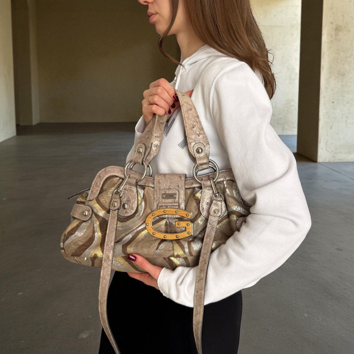 Guess Guess Vintage Y2K 2000’s Aesthetic Glam Shoulder Bag Size ONE SIZE - 1 Thumbnail