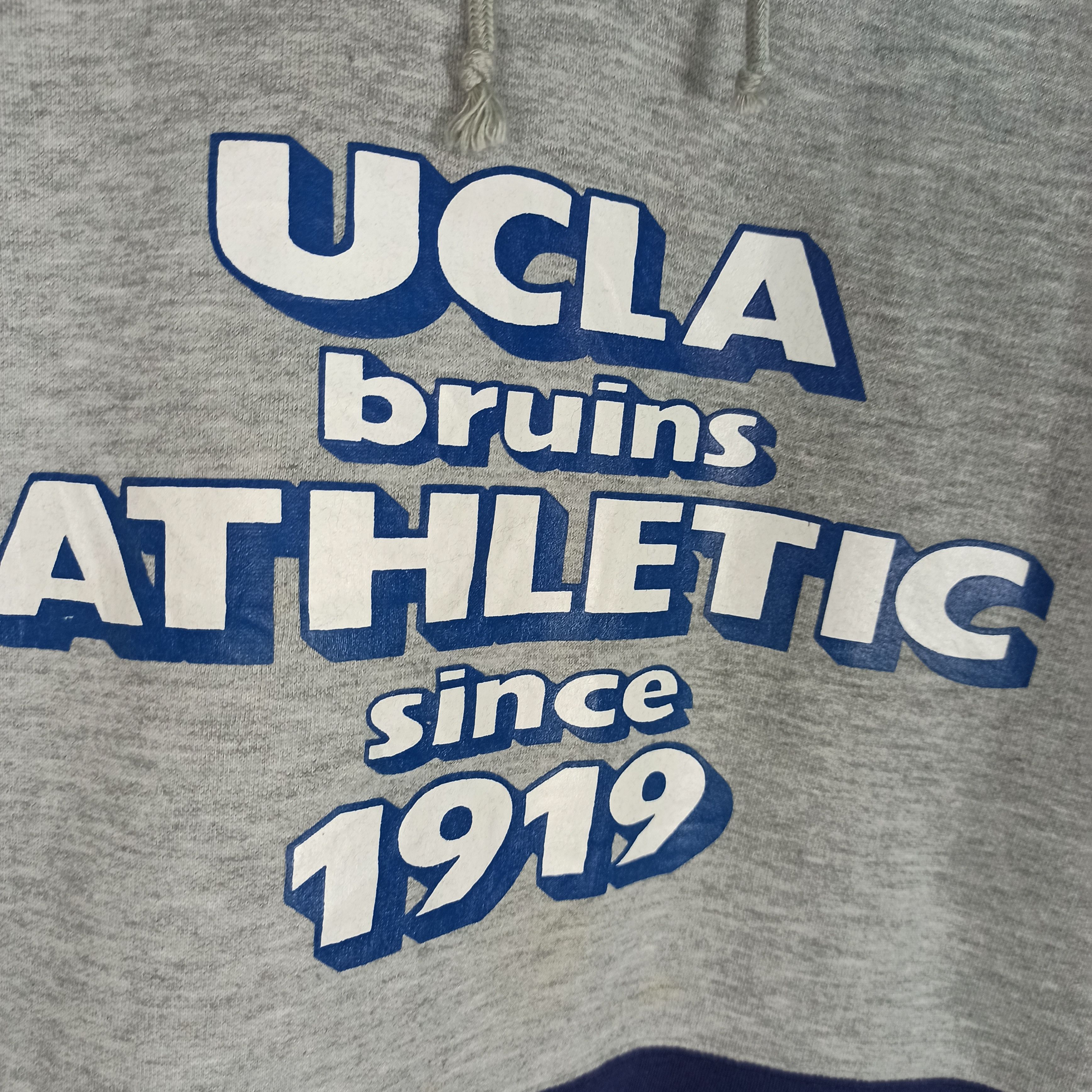 Other Rare!! Vintage UCLA Bruins Athletic Hoodie Spellout Size US L / EU 52-54 / 3 - 4 Thumbnail