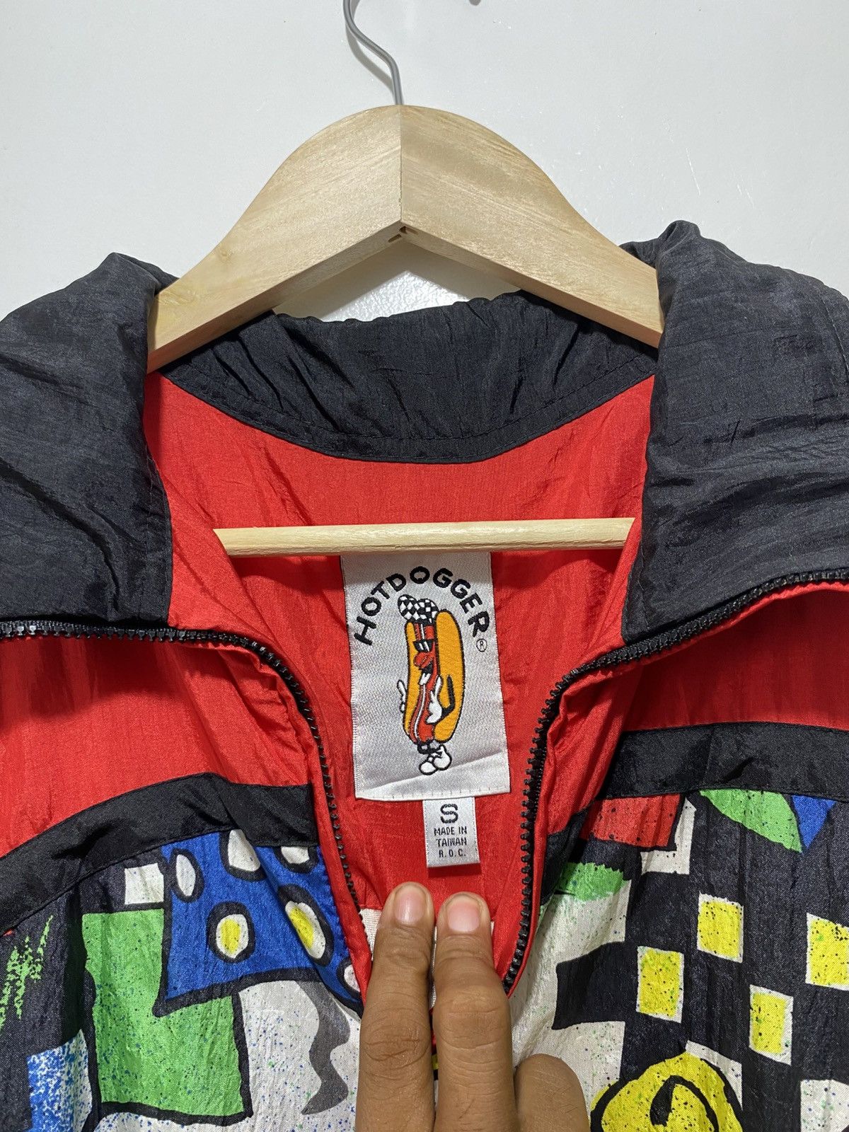 Other VINTAGE 80s HOTDOGGERS ABSTRACT WINDBREAKER Size US S / EU 44-46 / 1 - 3 Thumbnail